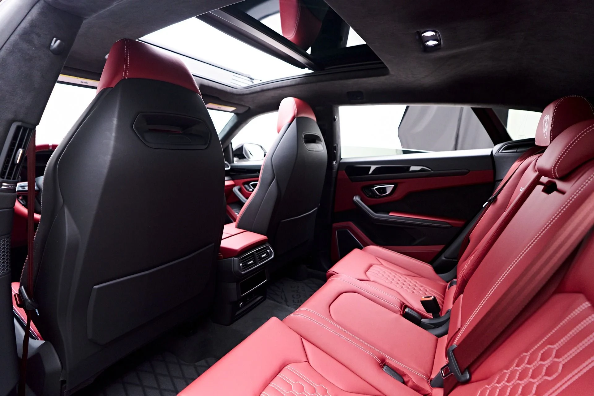 mph041_2616325260_Used_2024_Lamborghini_Urus_S_1751401874_c80f21126a