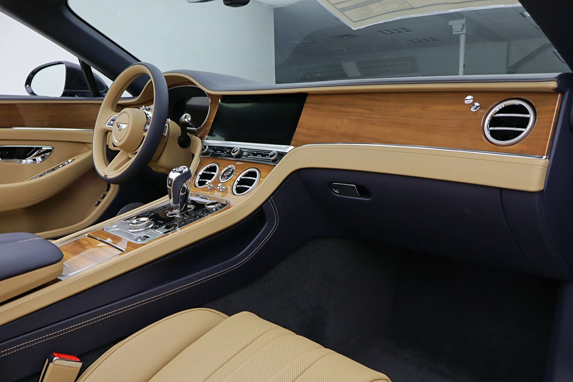 mph041_2618635623_New_2026_Bentley_Continental_GTC_600f96ae17