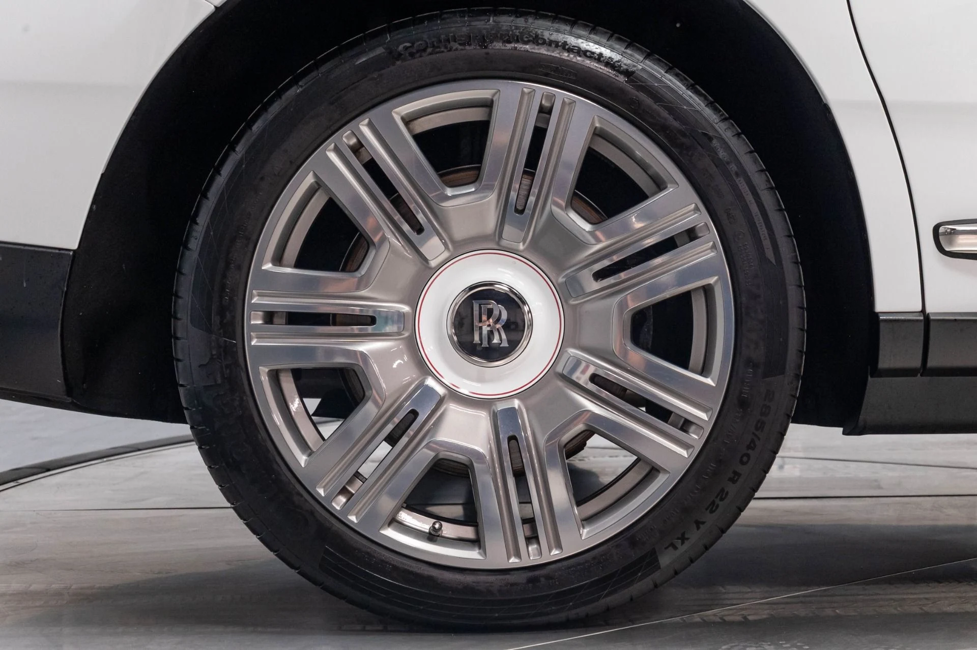 mph041_2618655523_Used_2023_Rolls_Royce_Cullinan_Base_1784654750_17f4b08f0c