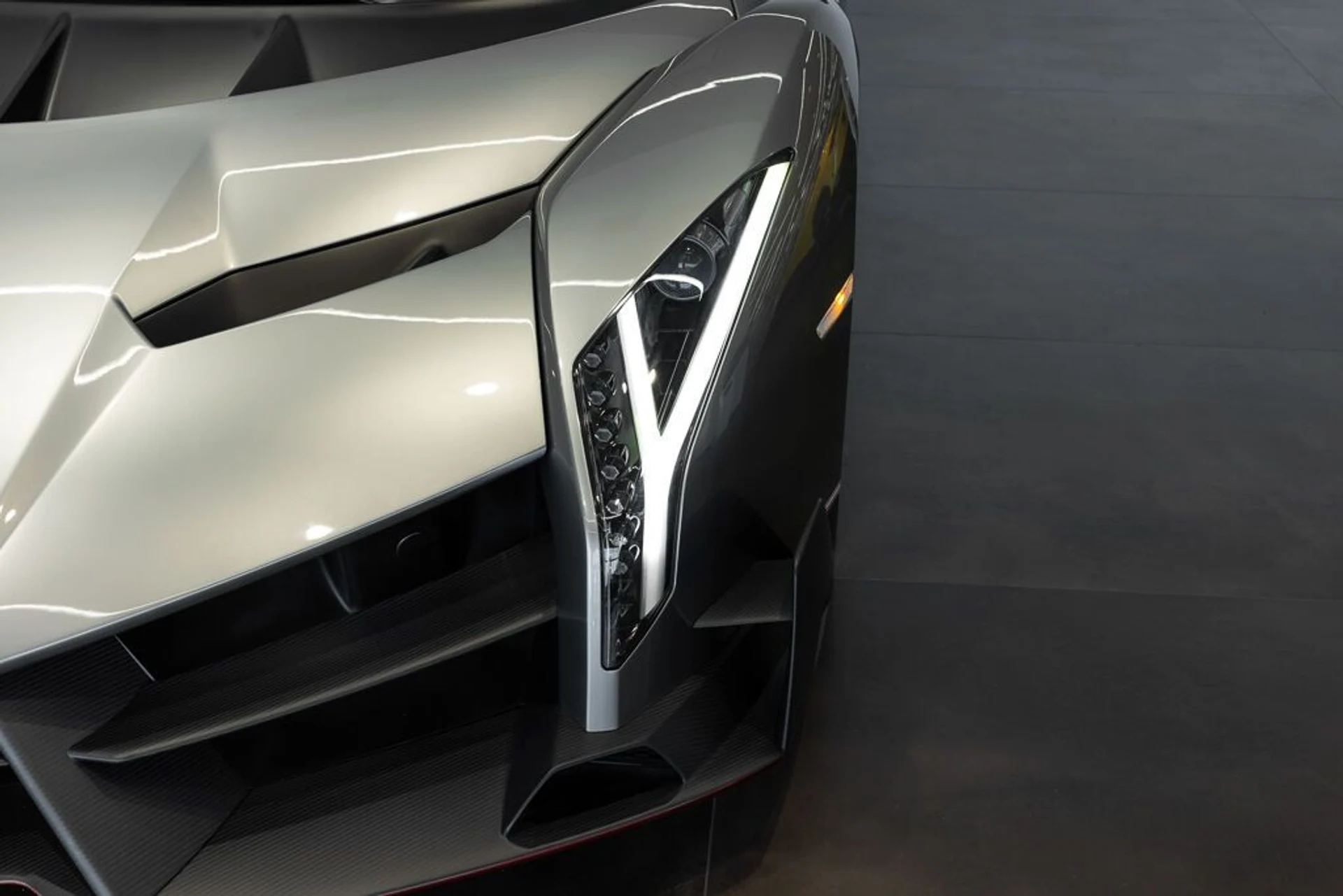 mph041_2620208528_lamborghini_veneno_2014_jpg_v_1779988126_e4a7249ac7