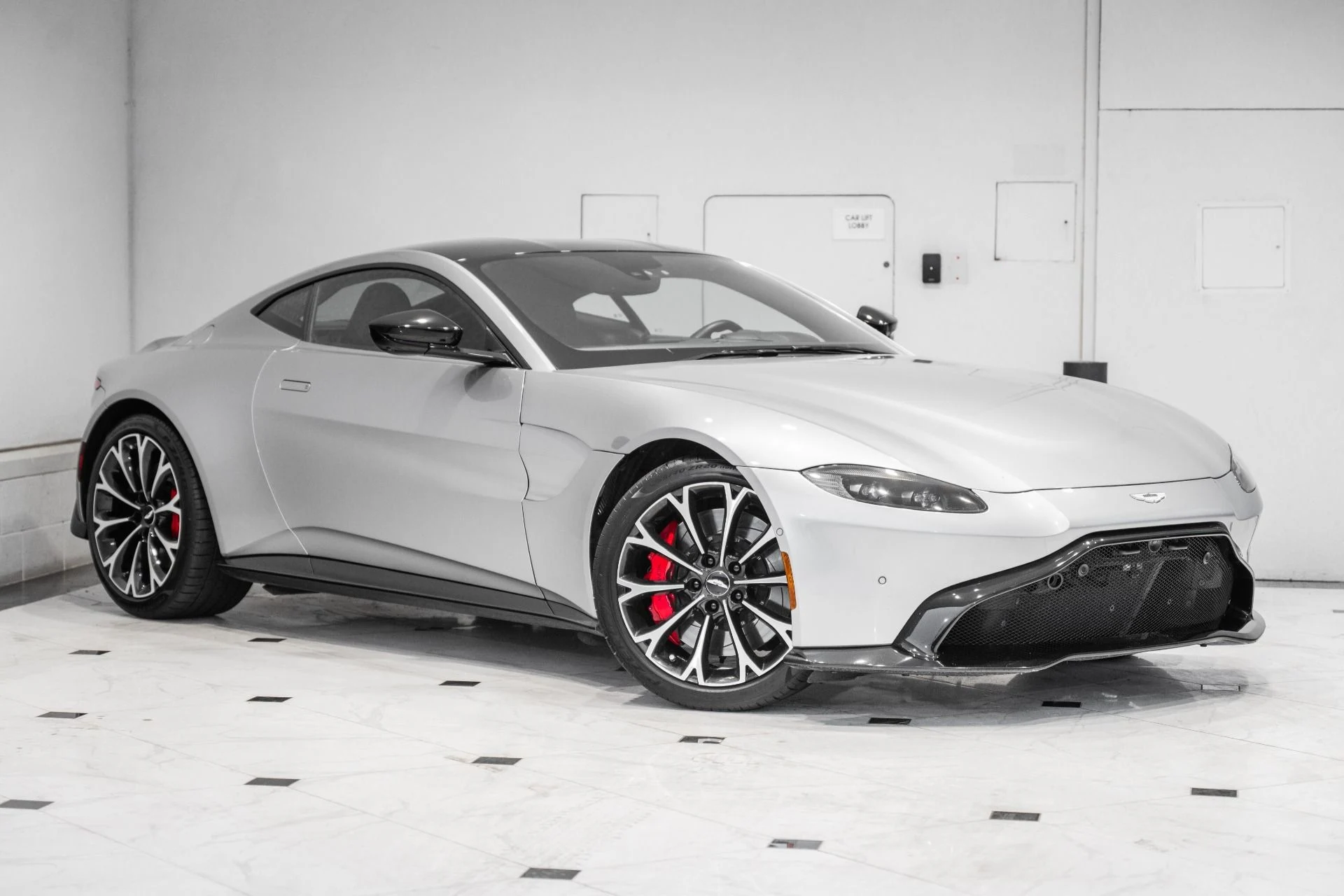 mph041_264062979_Used_2019_Aston_Martin_Vantage_1779799907_2f8283c5d3