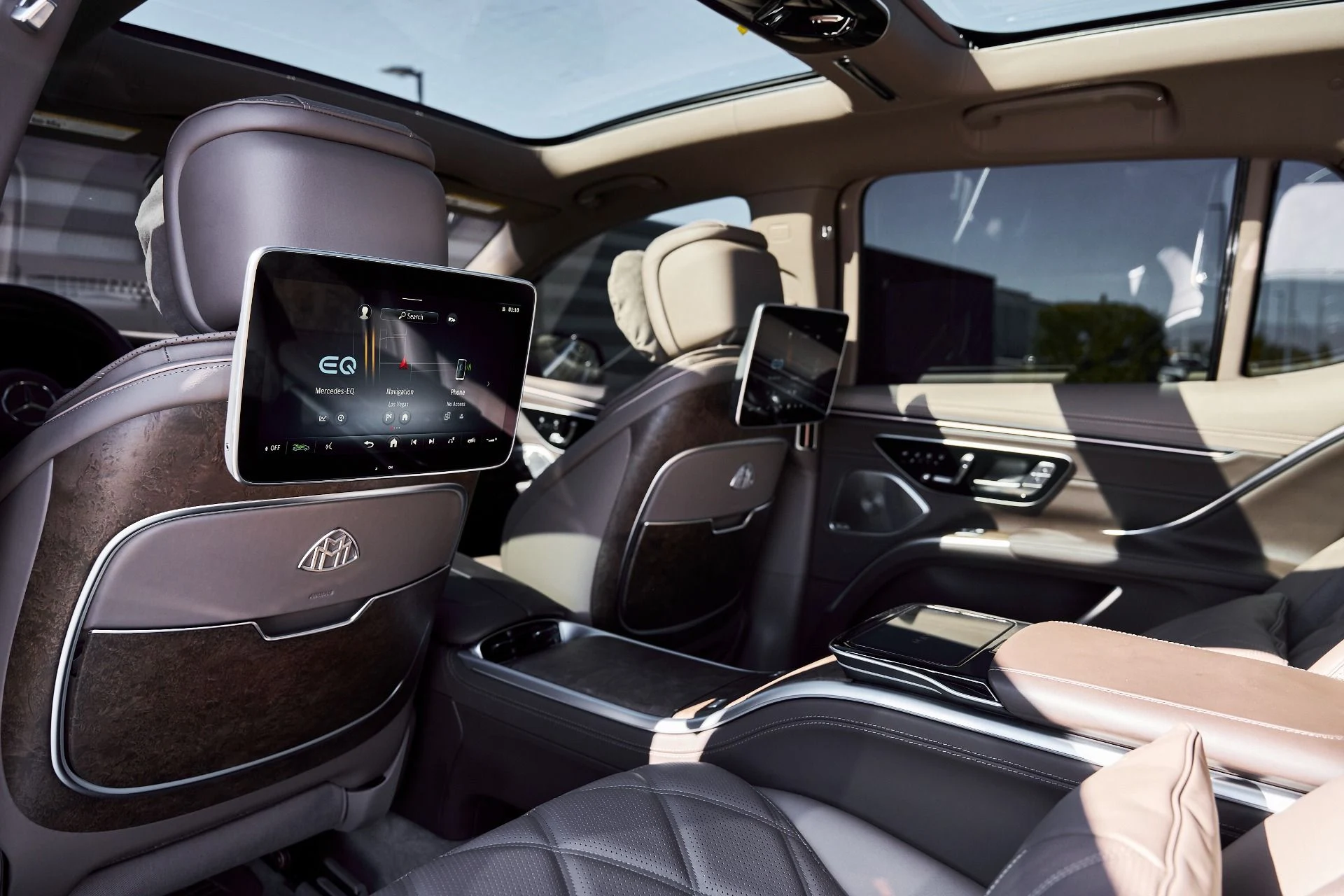 mph041_2644768774_Used_2025_Mercedes_Benz_EQS_Maybach_EQS_680_1770508814_d713db13c8