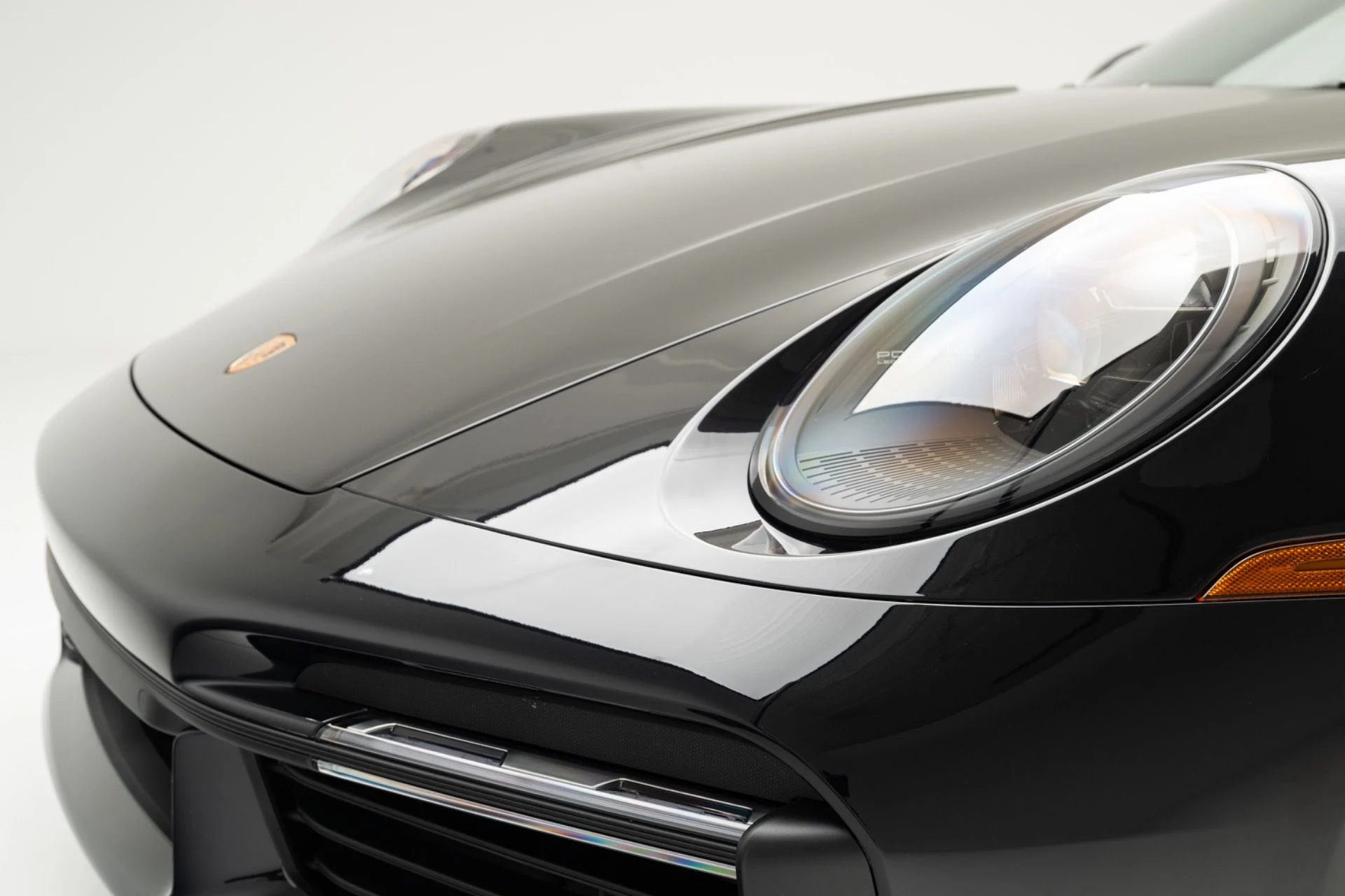 mph041_2654527469_Used_2025_Porsche_911_Turbo_S_1780412802_64075e6653