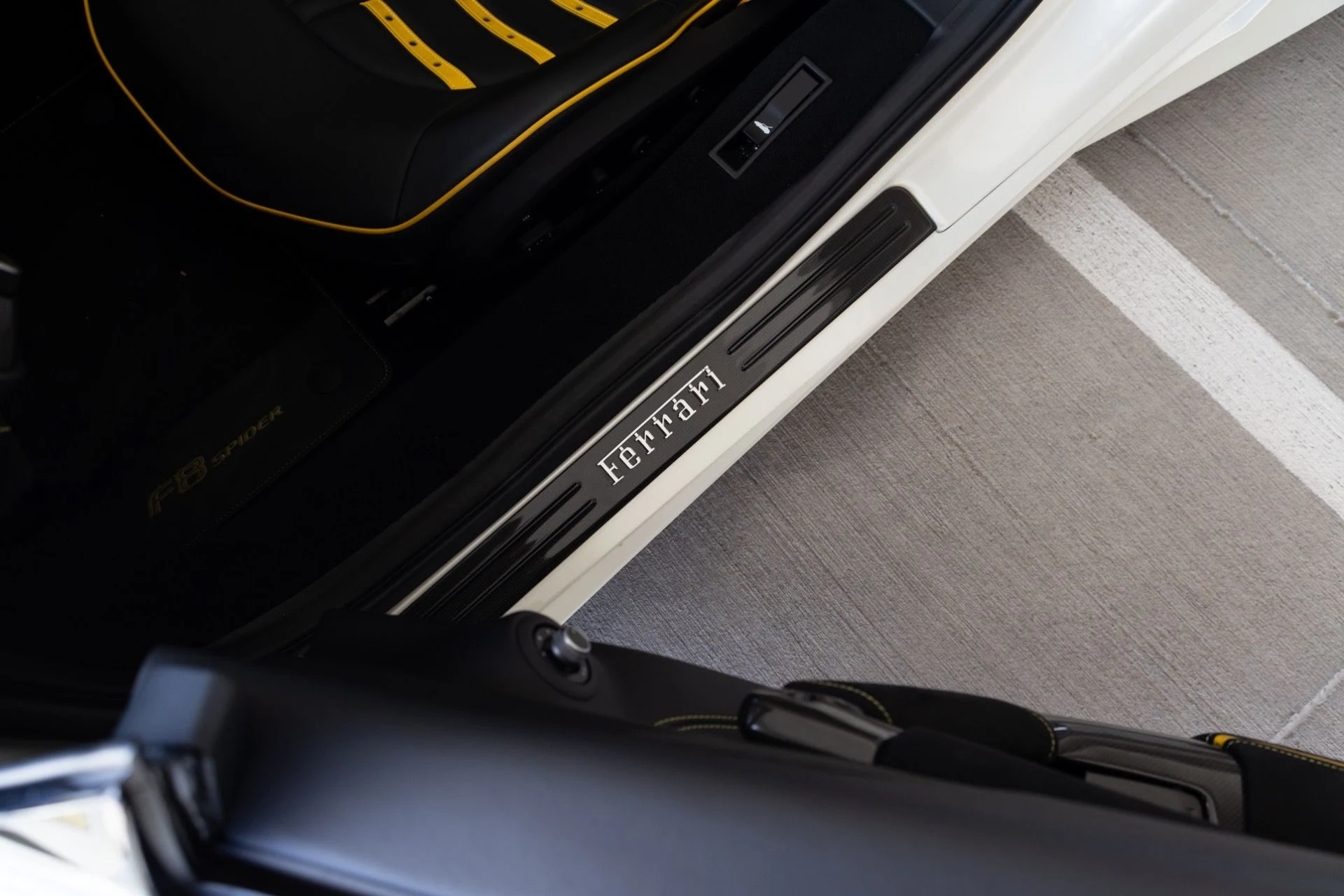 mph041_2656731041_Used_2023_Ferrari_F8_Spider_1776809234_2efdb59ac3