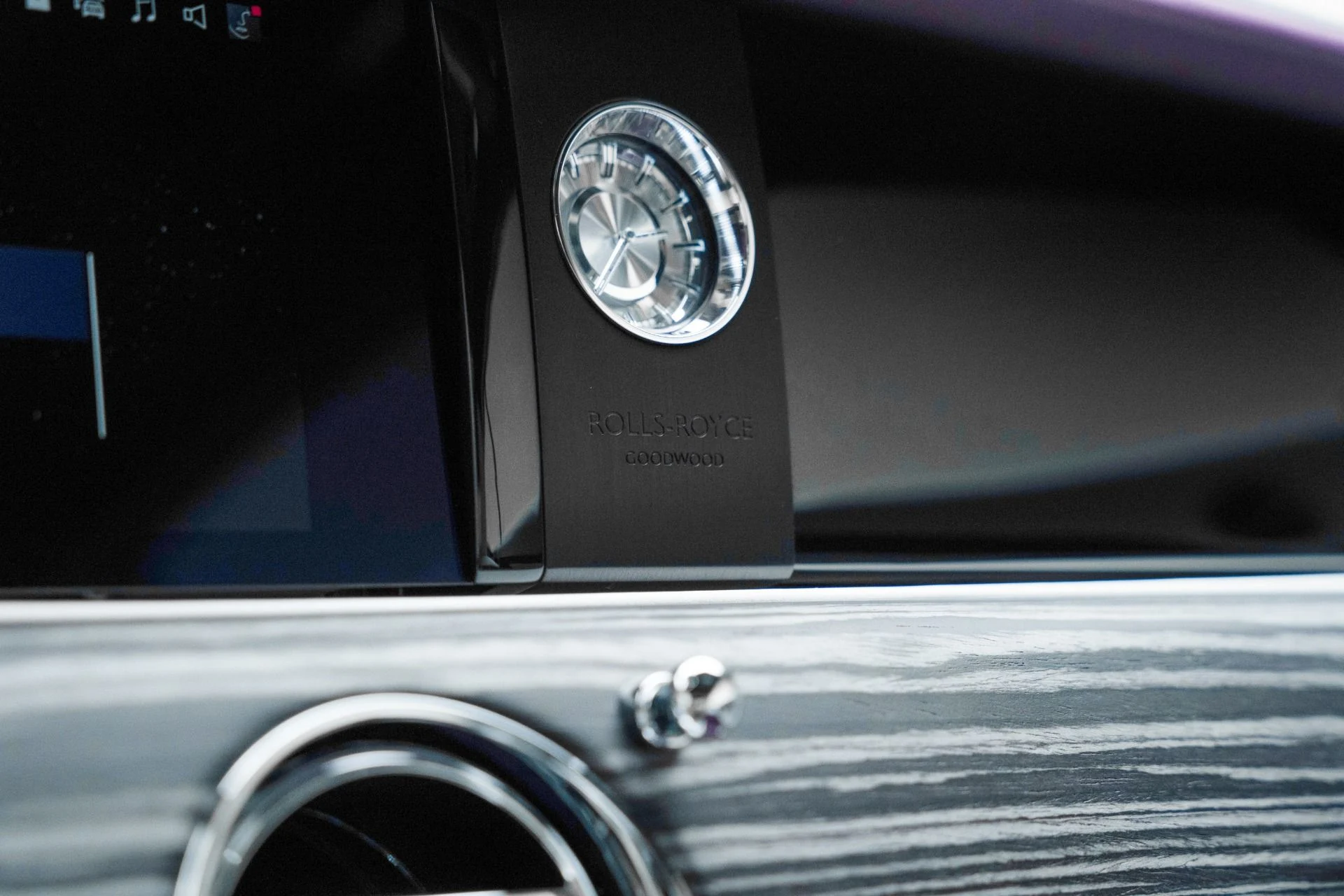 mph041_2659235424_Used_2024_Rolls_Royce_Spectre_1781198130_0df6874703