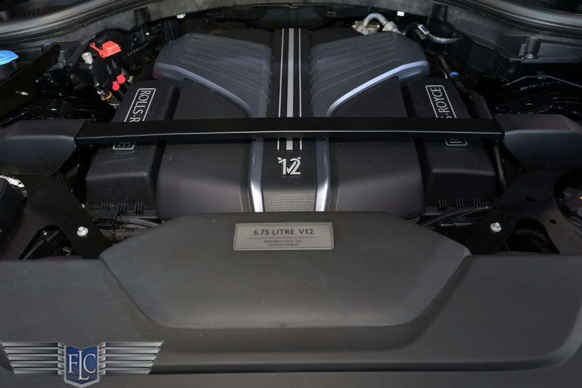 mph041_2672997341_used_2023_rolls_royce_cullinan_blackbadgesportutility_6305_22951746_42_1024_a3544e4e09