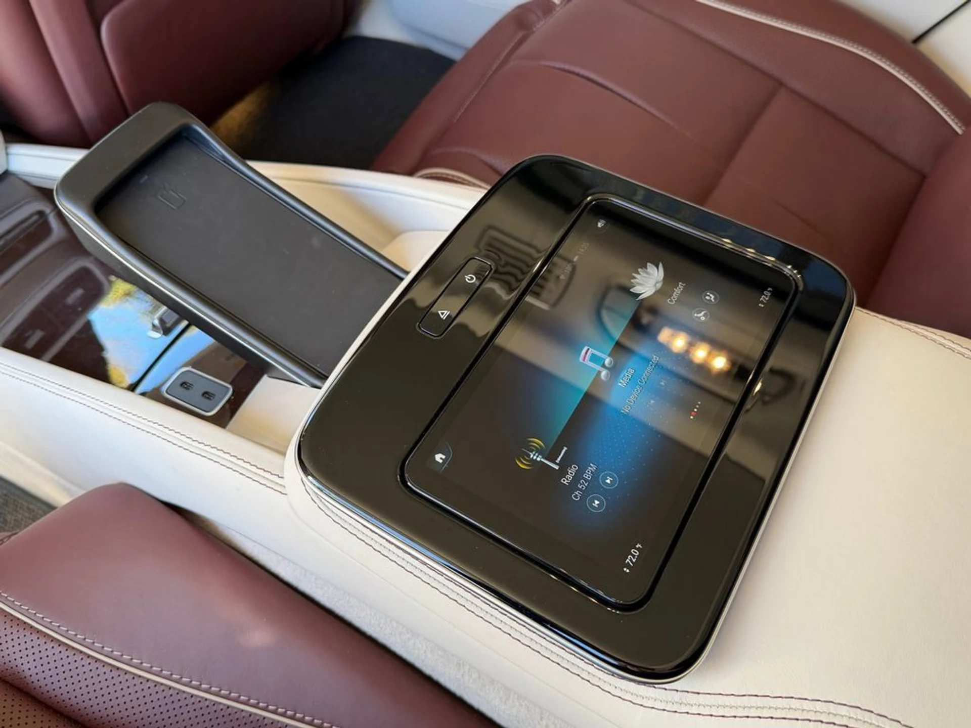 mph041_2687128923_da9f15717d144f63a03d4a8ba144e0cc_1d27a67011