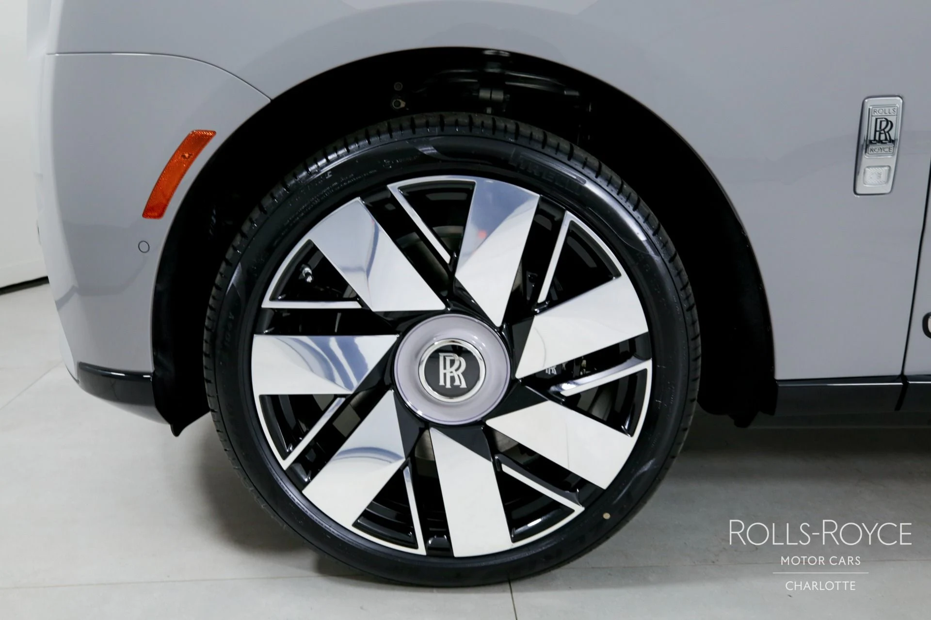 mph041_269267566_Used_2025_Rolls_Royce_Cullinan_1734039433_cec8af9cd8