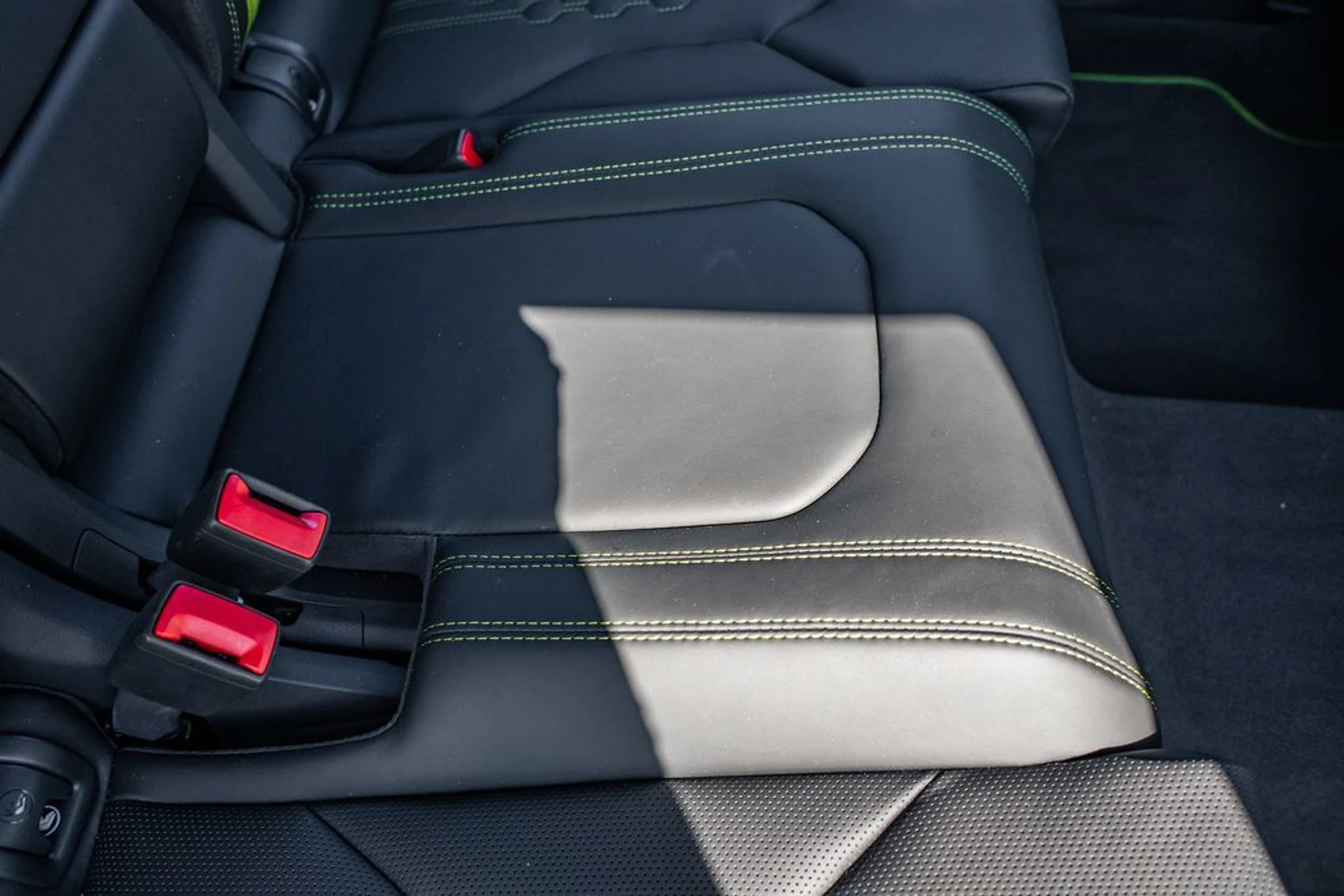 mph041_2706950545_20baabf2be6ef9c6a8da3fcf4a08df63x_1d20eeec58