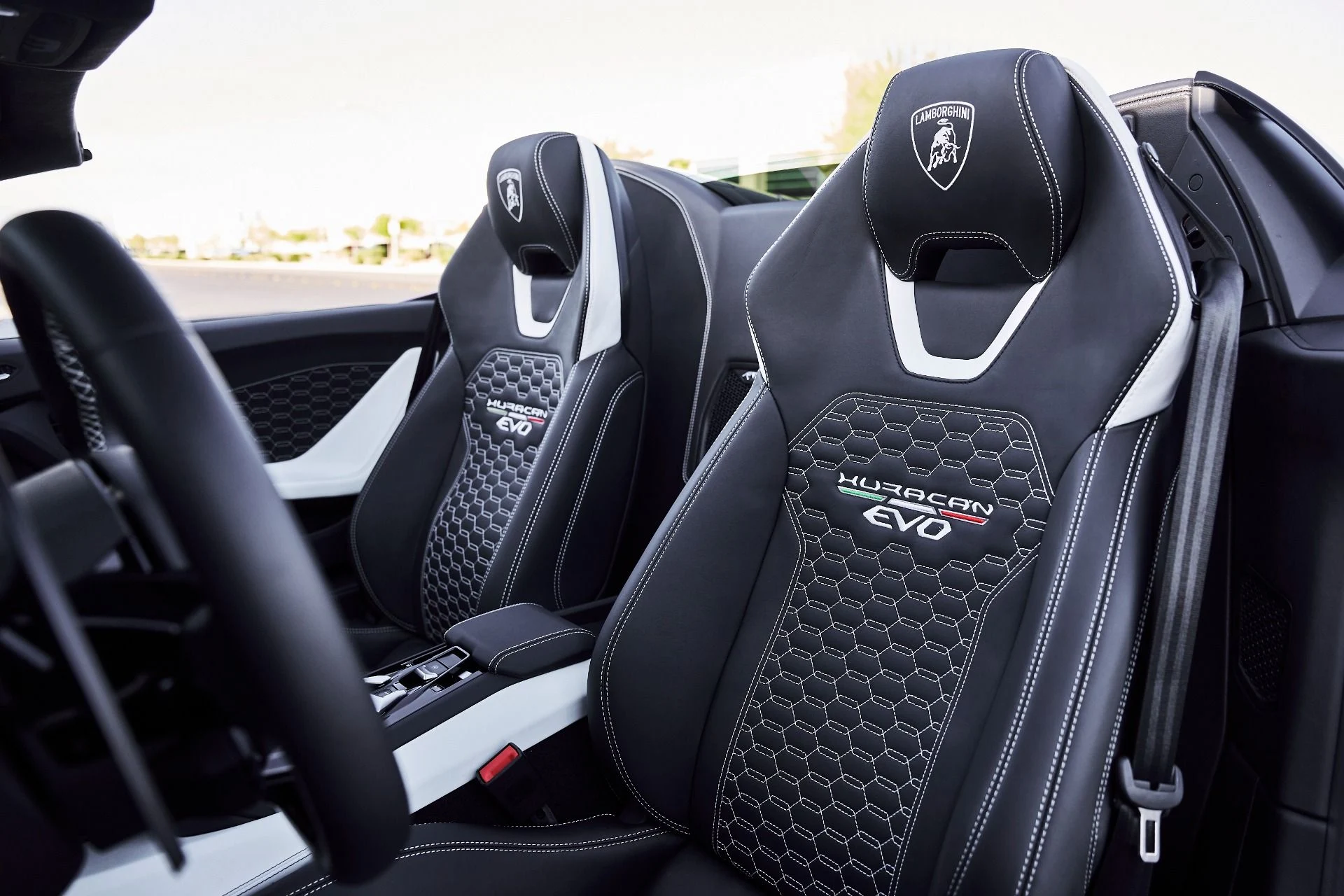 mph041_2726546098_Used_2024_Lamborghini_Huracan_EVO_Base_1774744584_ca70c00c08