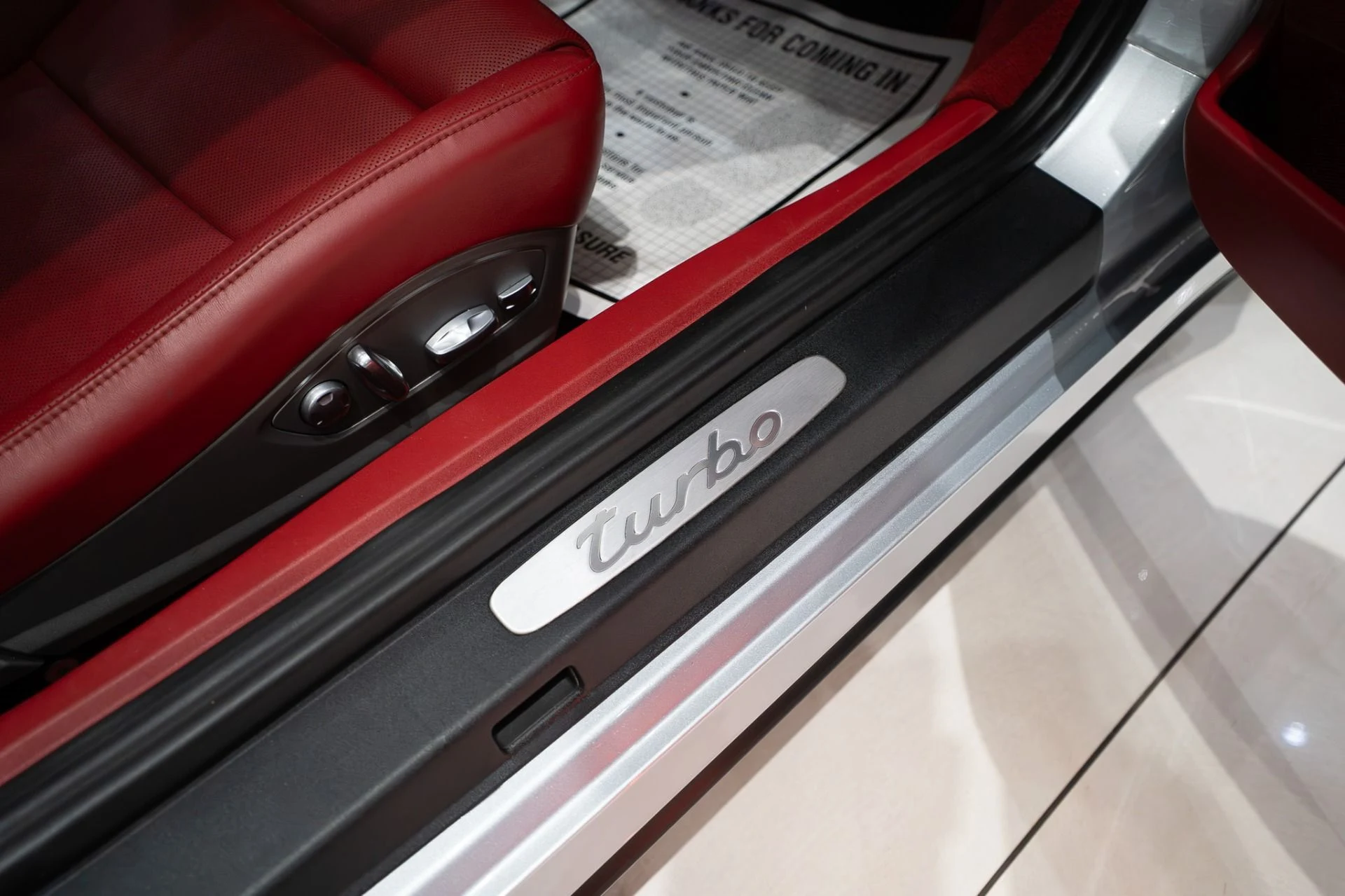 mph041_2729723506_13247_p42_l_93a8a65779