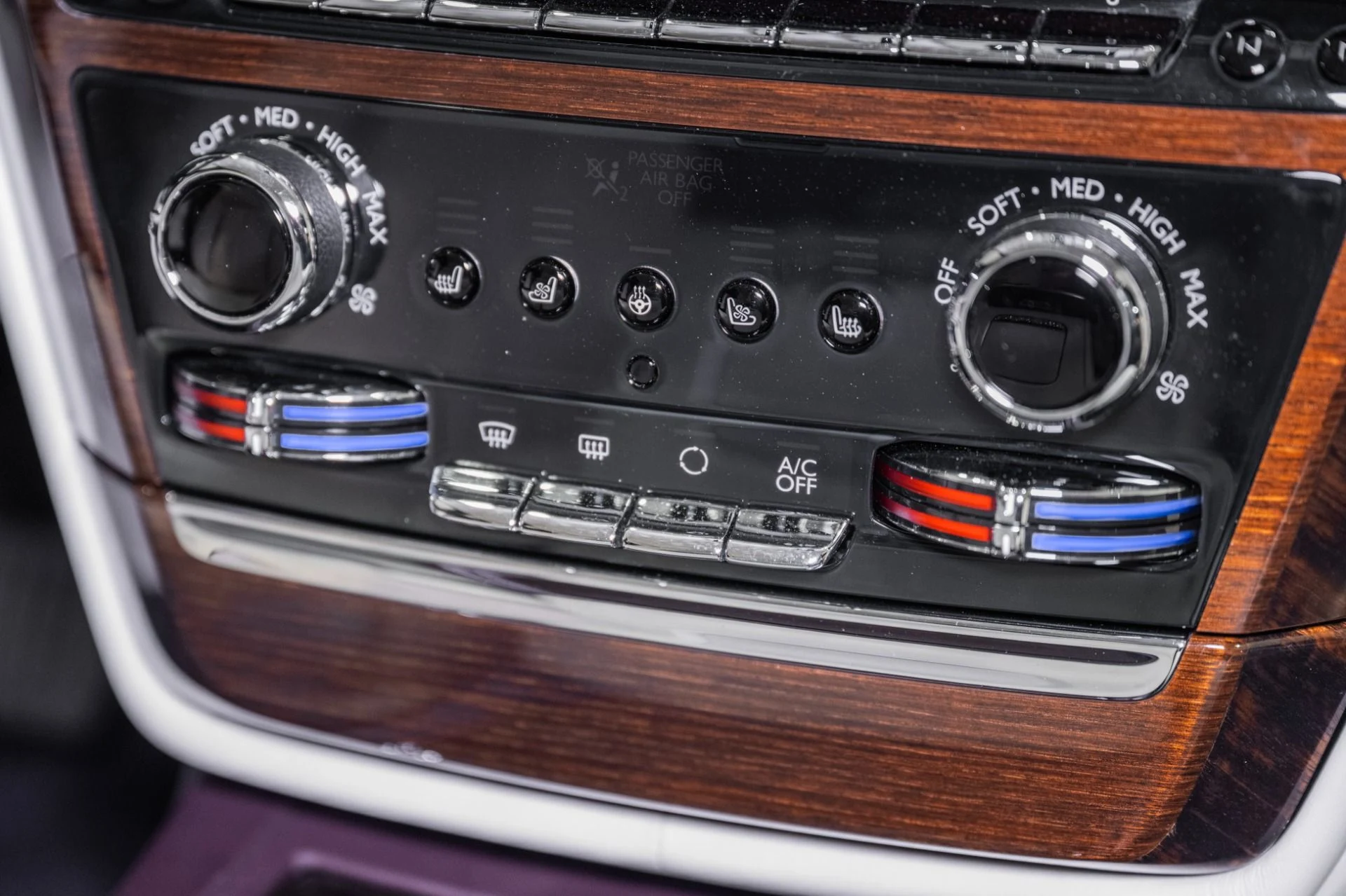 mph041_2730951424_Used_2018_Rolls_Royce_Phantom_1778080053_24f092f9a1