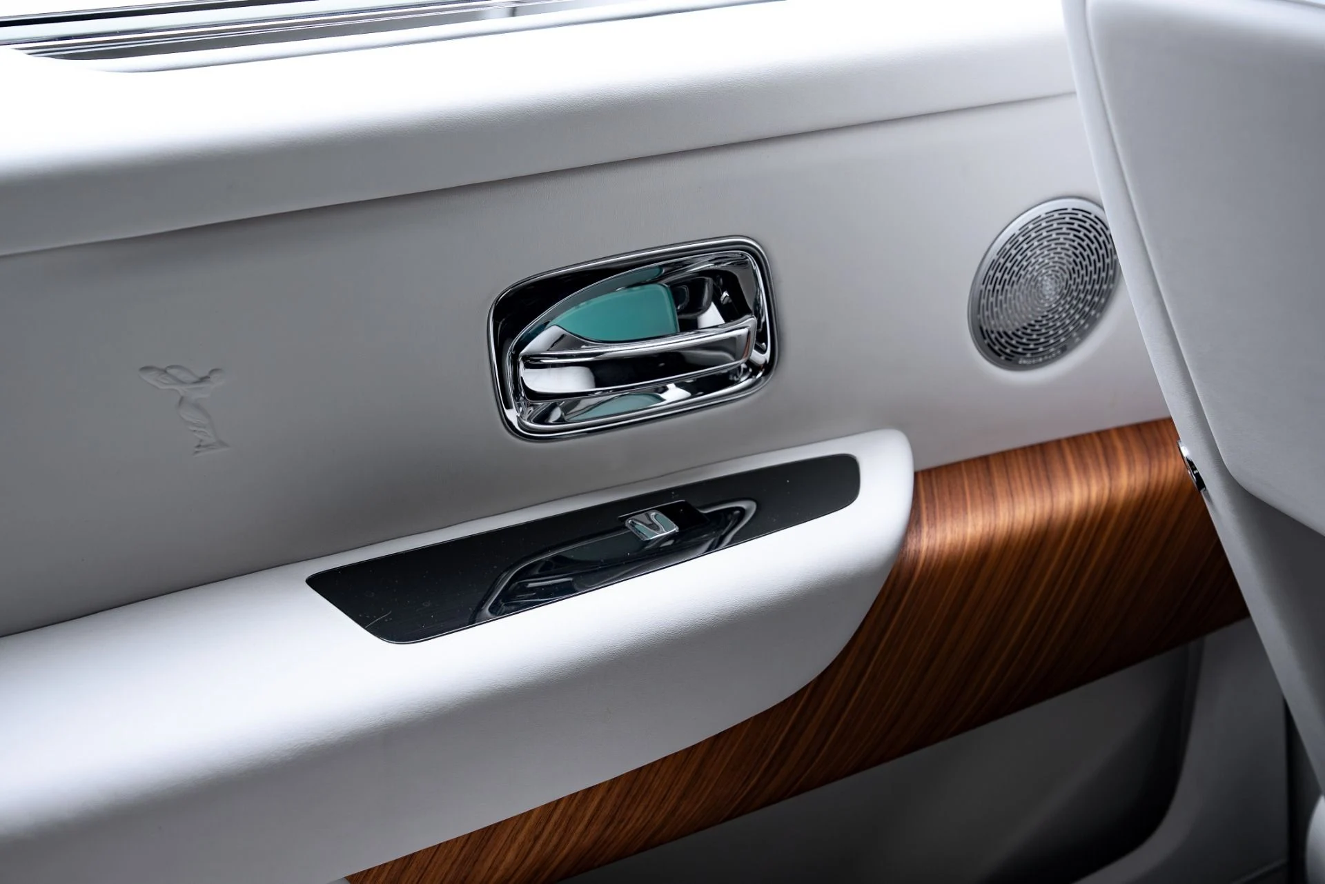 mph041_2742995616_Used_2023_Rolls_Royce_Cullinan_1777310585_dfa259b4c2