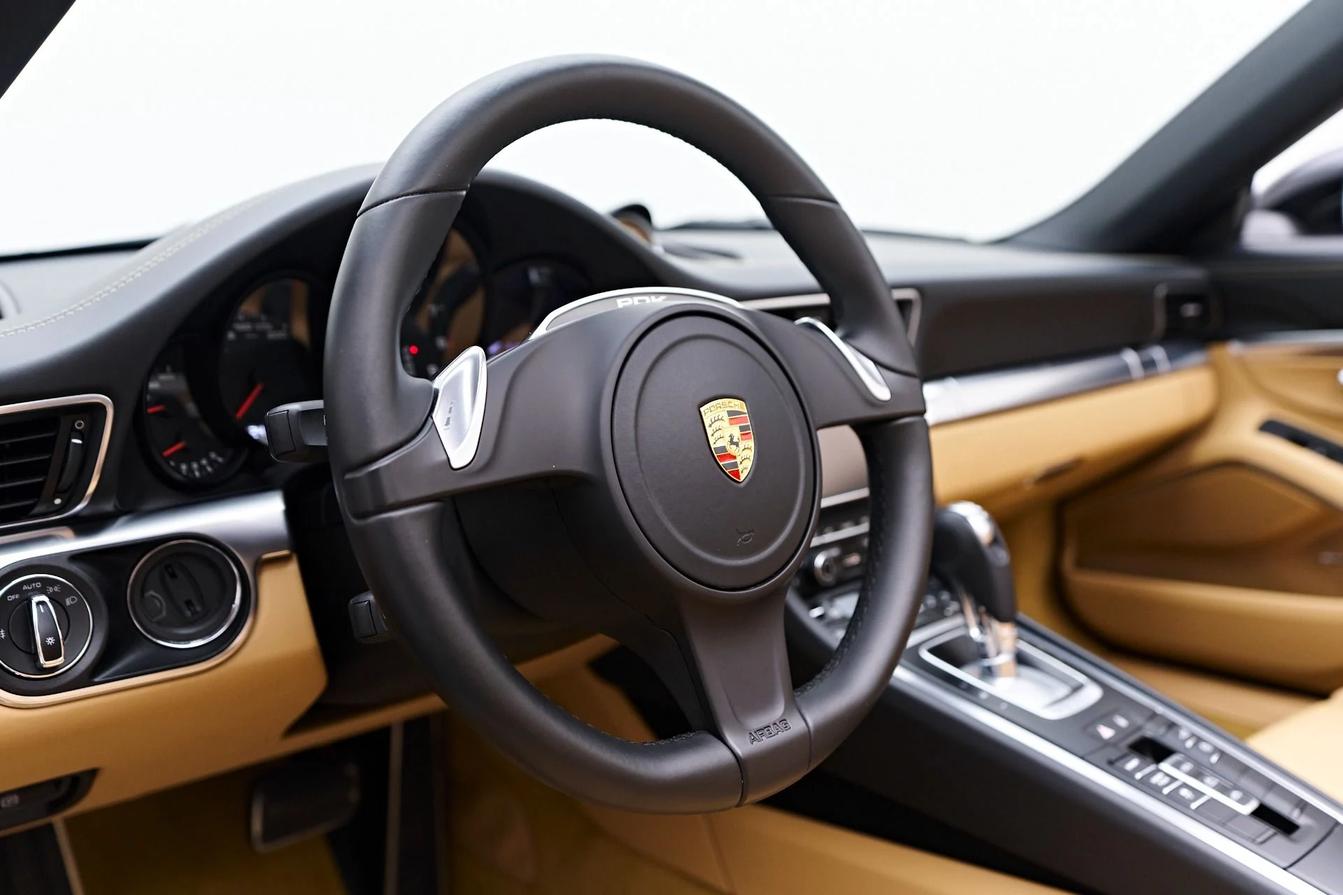 mph041_2744540857_Used_2015_Porsche_911_Carrera_1752707667_fdaa028b0d