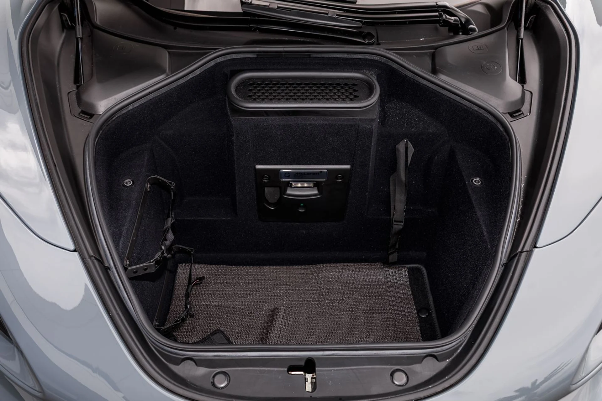 mph041_2756972129_579_p42_l_a5bba0880b