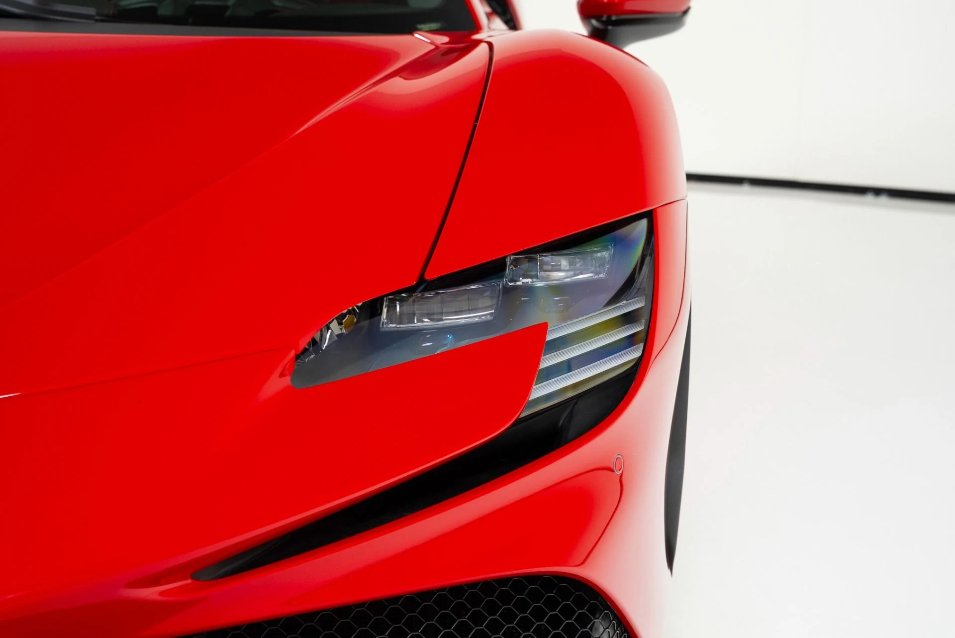 mph041_2766333623_Used_2023_Ferrari_SF_90_Stradale_1755717820_3bdfd46966