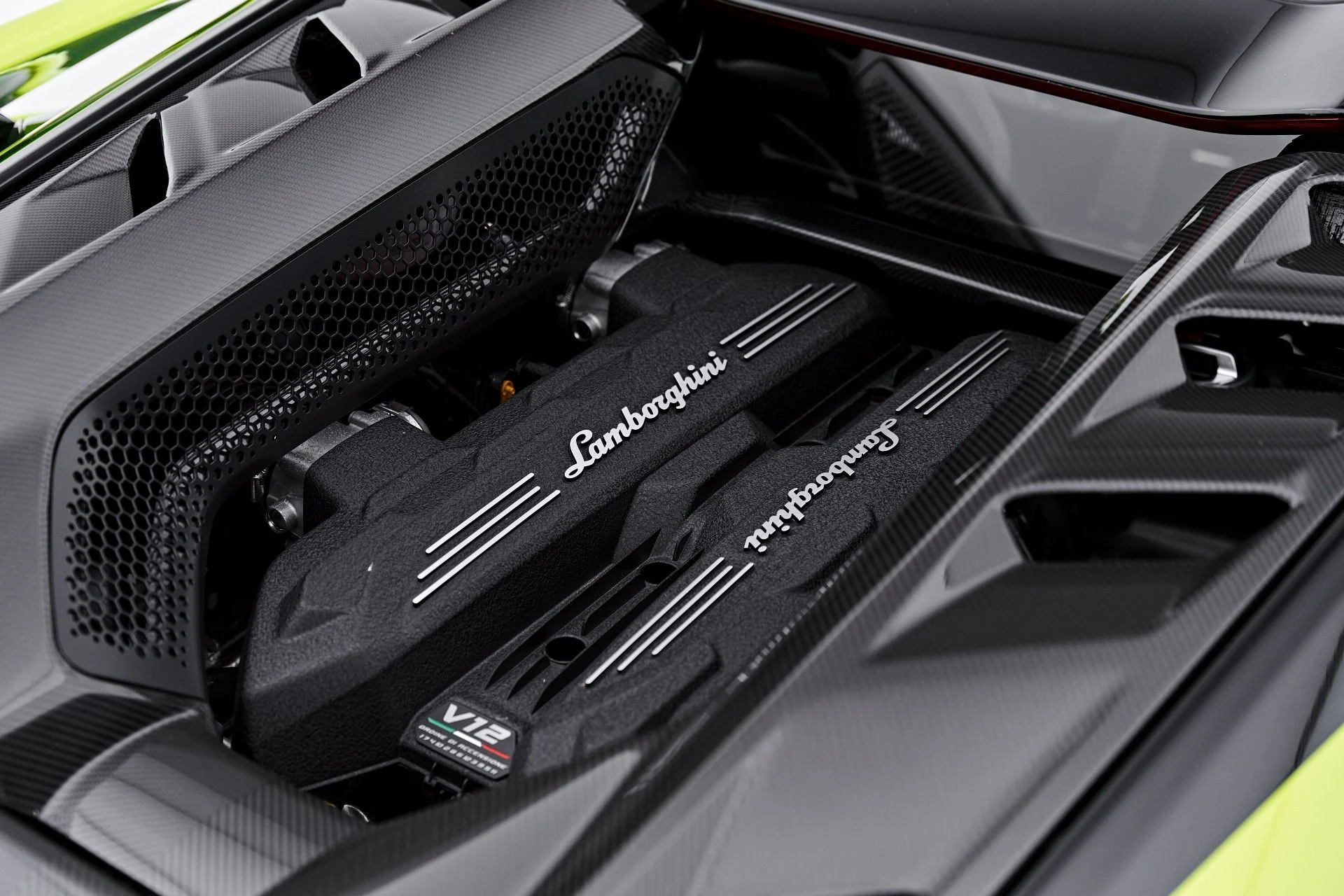mph041_2775971441_Used_2026_Lamborghini_Revuelto_Base_1788485672_4d08a04eb8