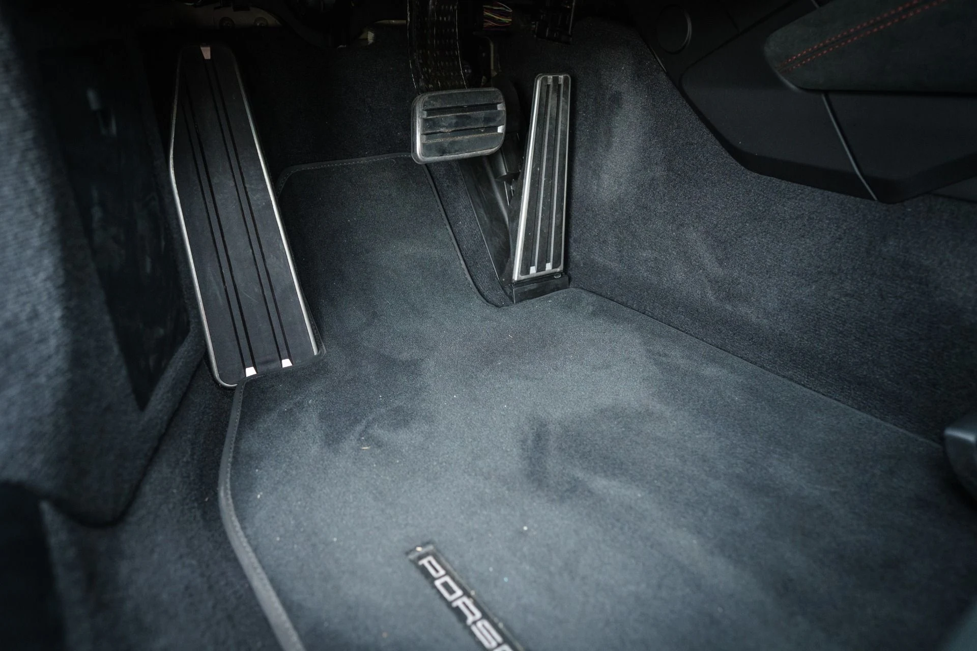 mph041_2788314569_Used_2025_Porsche_911_GT_3_RS_1777653448_21882c50bb