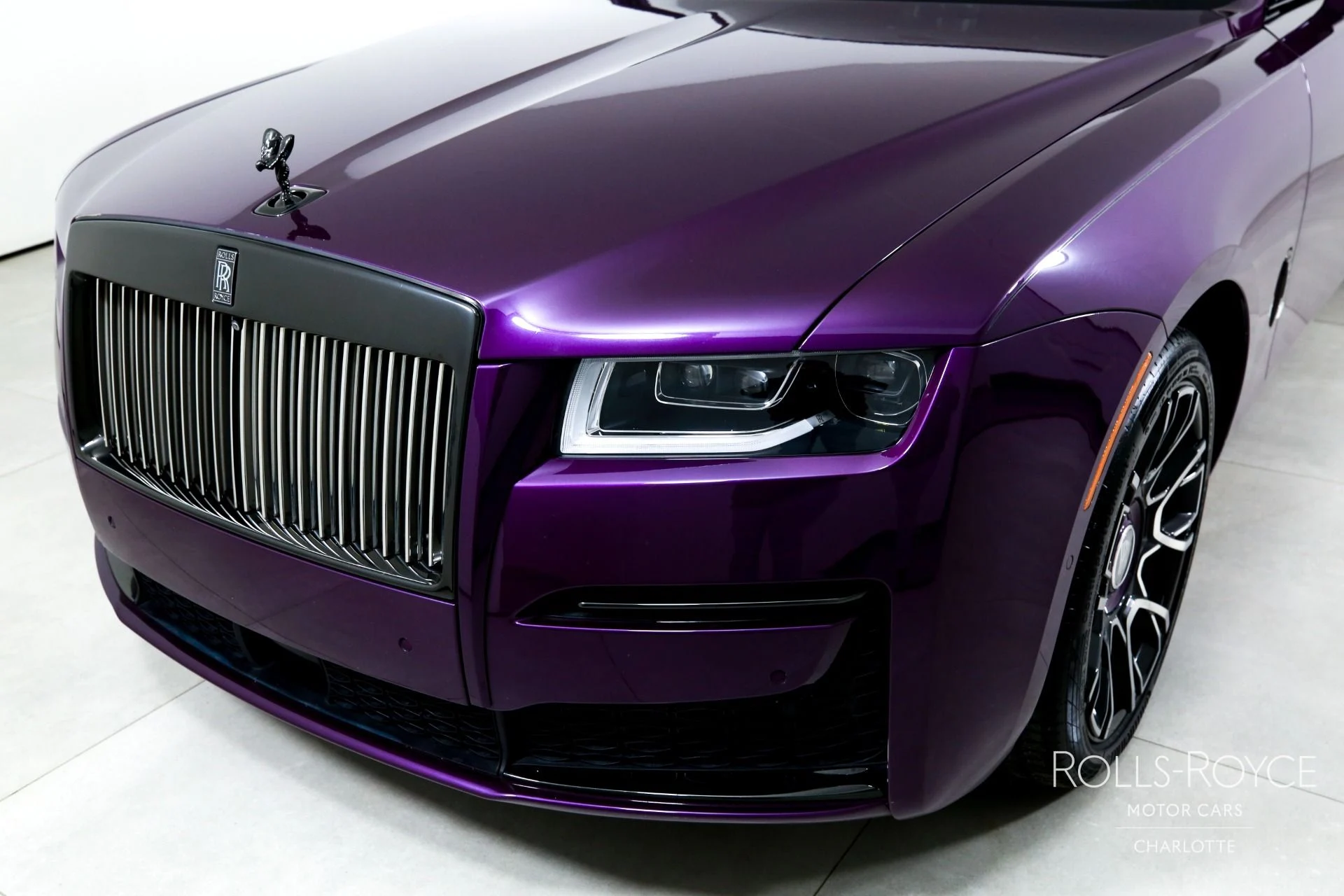 mph041_2817226031_Used_2022_Rolls_Royce_Black_Badge_Ghost_1772490971_28ee8e1627