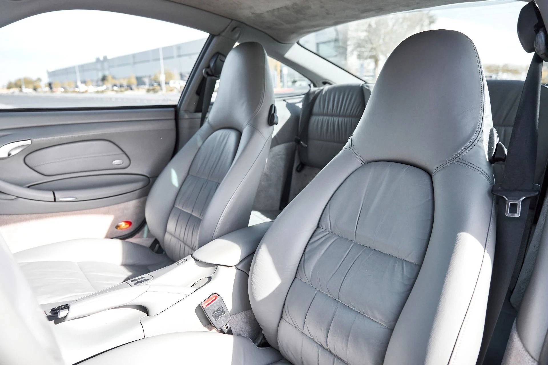 mph041_2822172305_Used_2002_Porsche_911_Carrera_1766458470_224c63a200