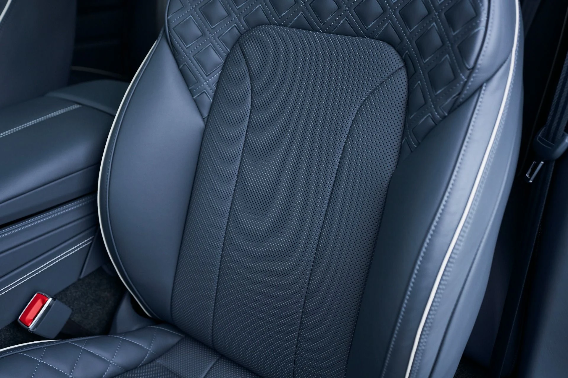 mph041_2824813907_Used_2023_Bentley_Continental_GT_Azure_1761756013_e1047f7f14