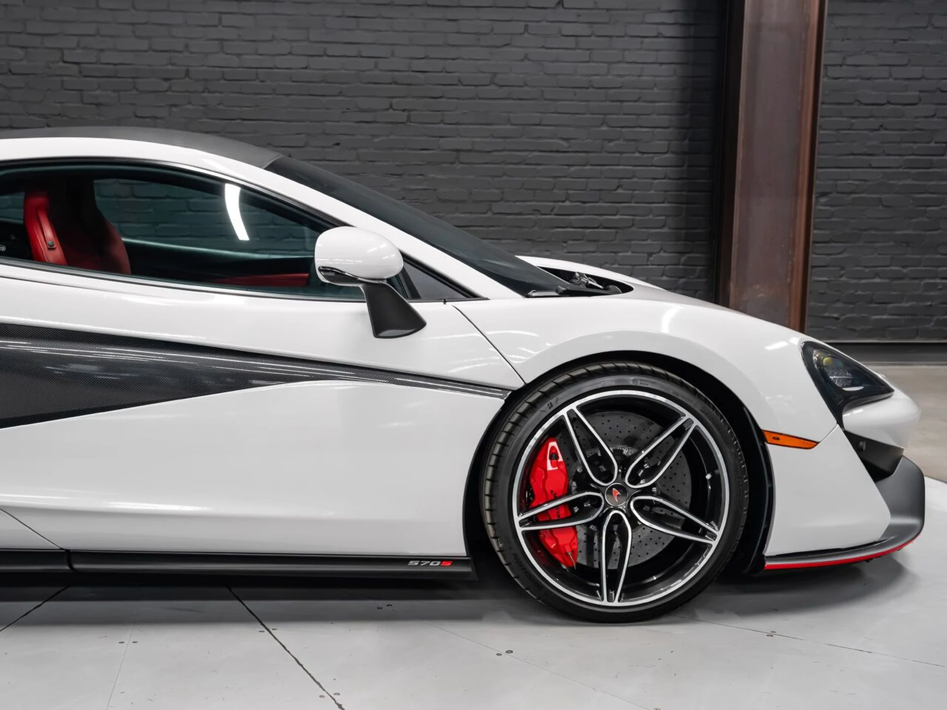 mph041_2831099696_mclaren_570s_2017_0c797b539d