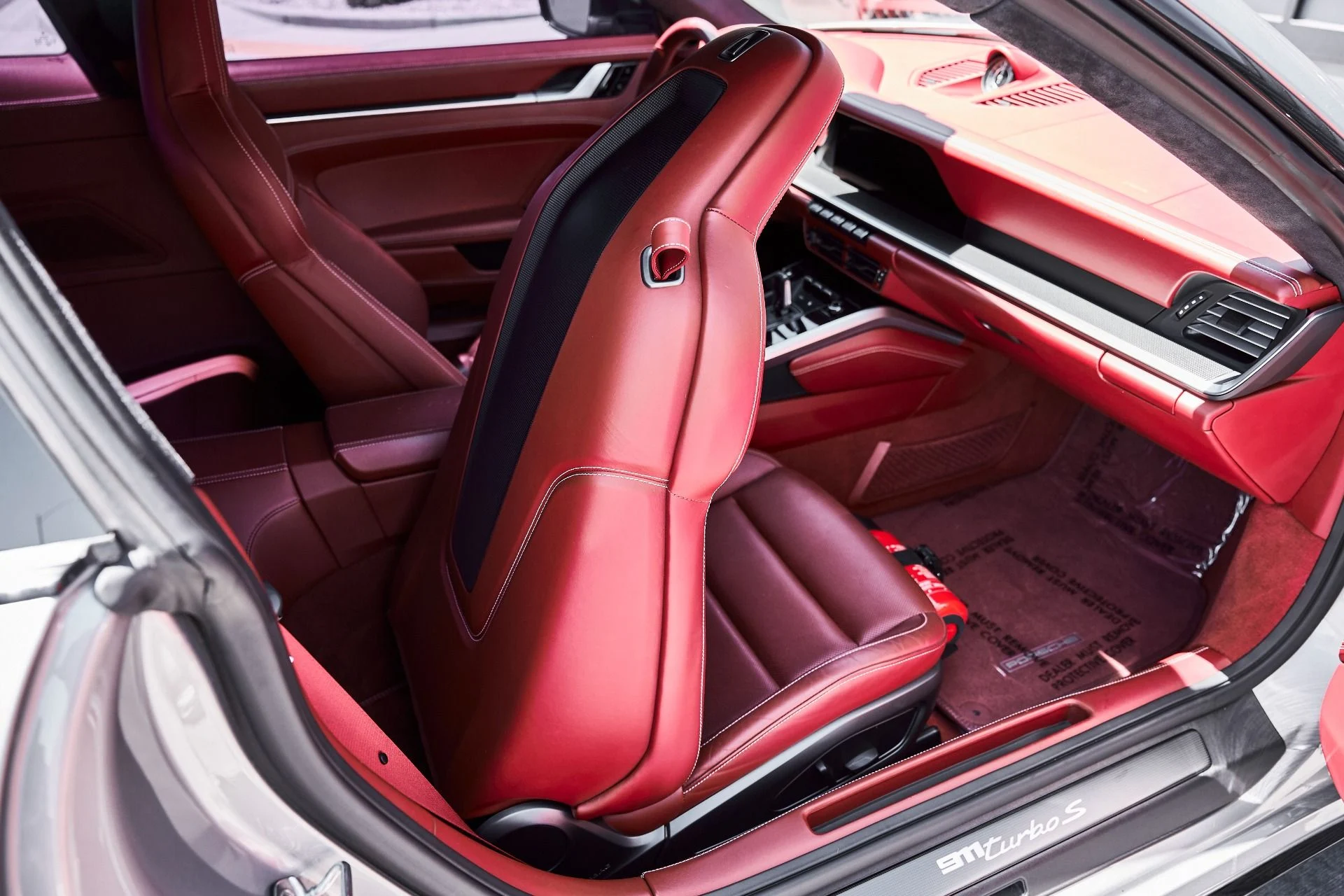 mph041_2837705123_Used_2021_Porsche_911_Turbo_S_1780968356_09a0cf709d