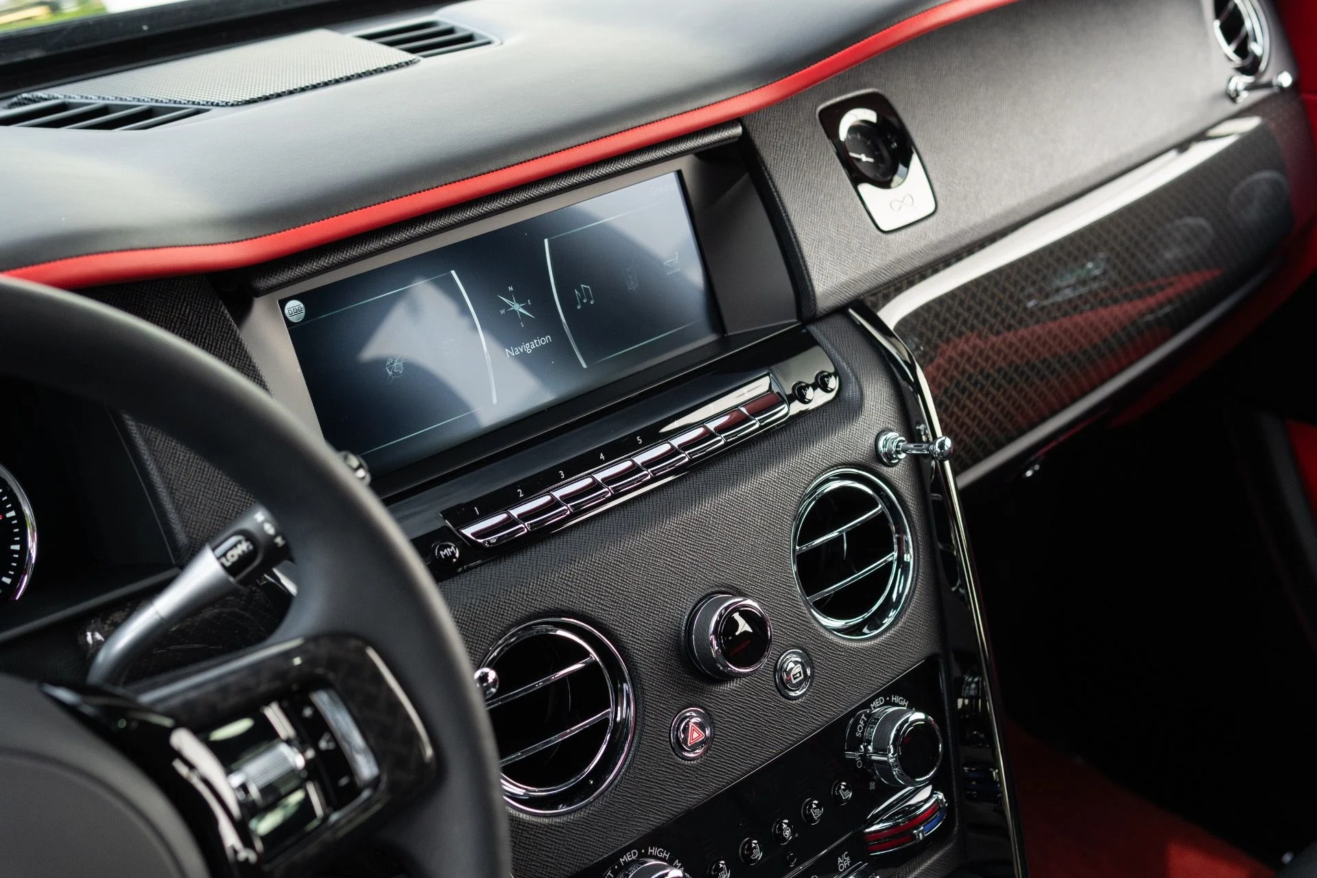 mph041_2845955763_Used_2022_Rolls_Royce_Black_Badge_Cullinan_1776130970_e46b53f28d