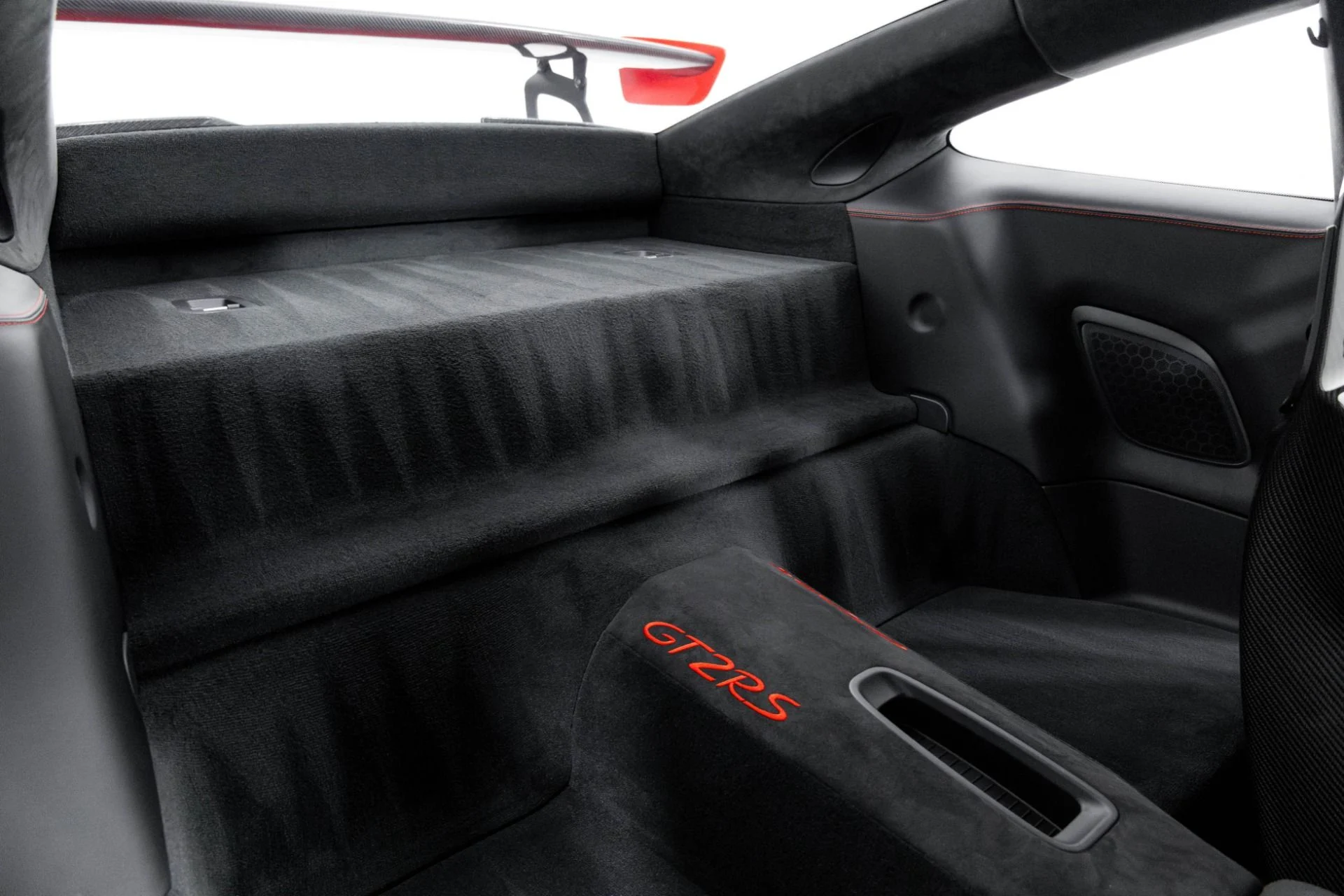 mph041_2857359894_Used_2019_Porsche_911_GT_2_RS_1761868489_f305b510bb