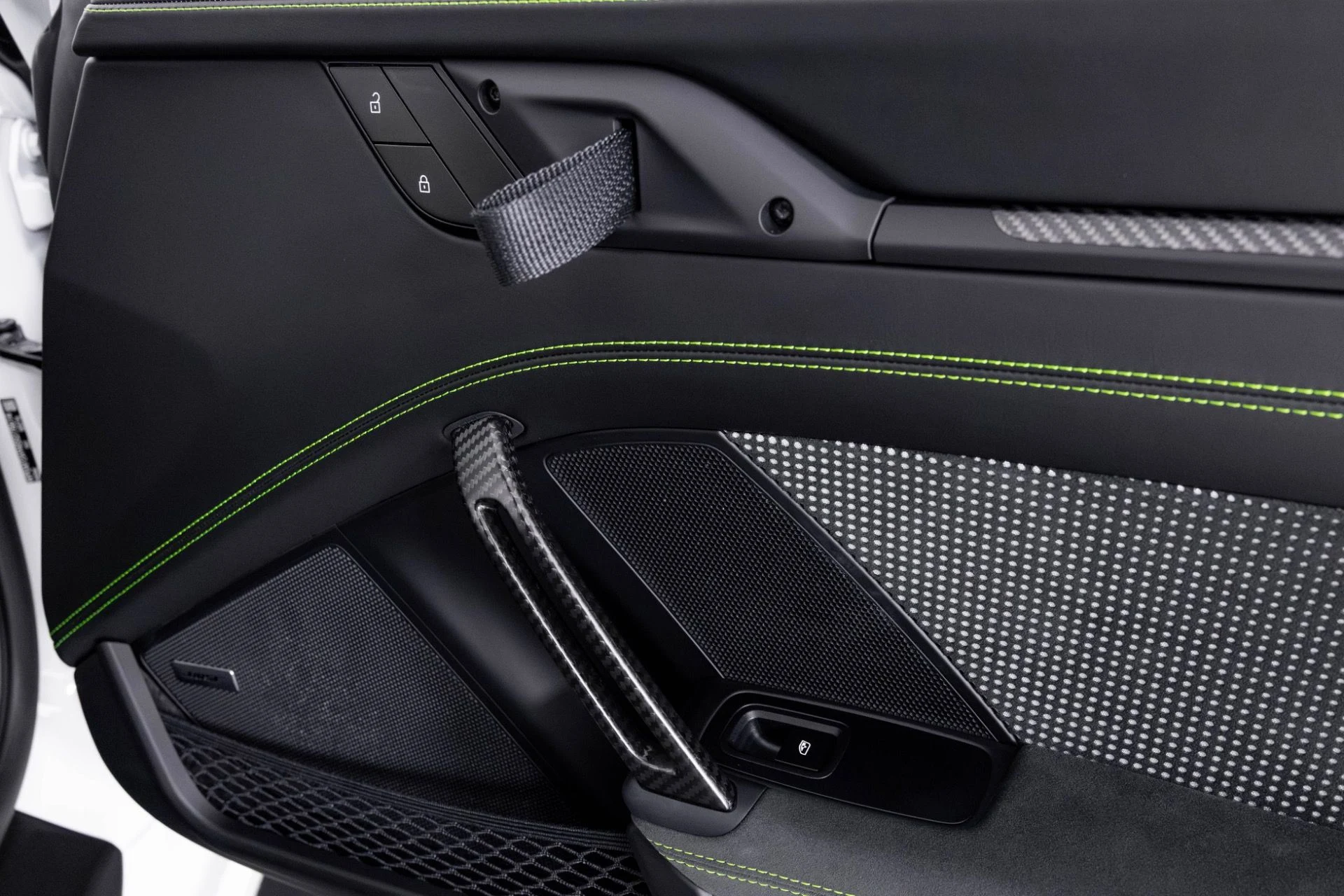 mph041_2858087863_Used_2025_Porsche_911_GT_3_RS_1764353823_8342e1c56b