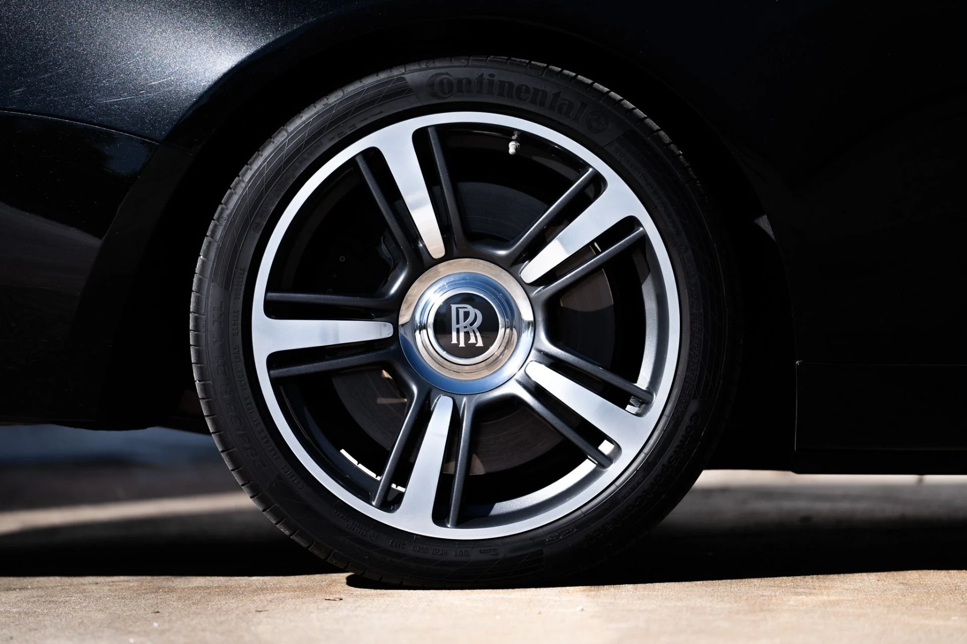 mph041_2862656111_Used_2014_Rolls_Royce_Wraith_1761760080_2366f0dd8b