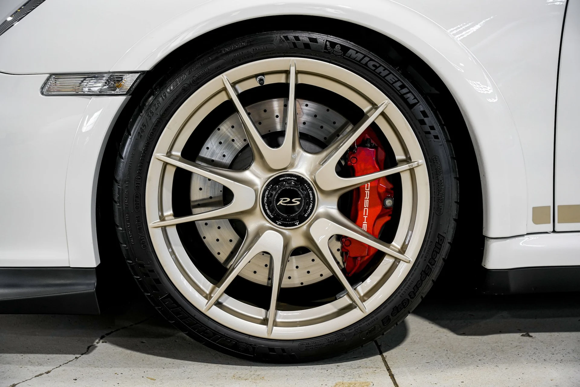 mph041_2867012638_bddd2e03cd08d597abd03ce141e127a5x_e74f41c644