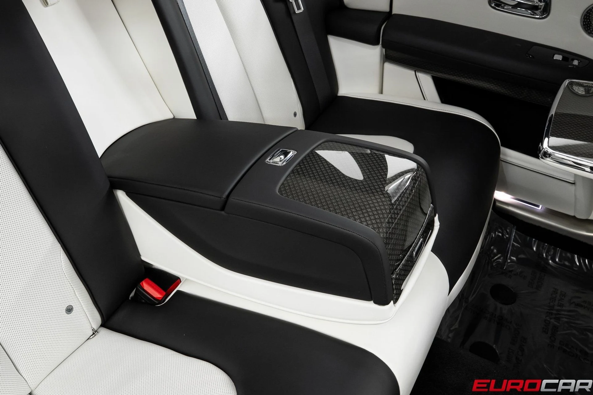 mph041_2881954412_image_42_29a124988b