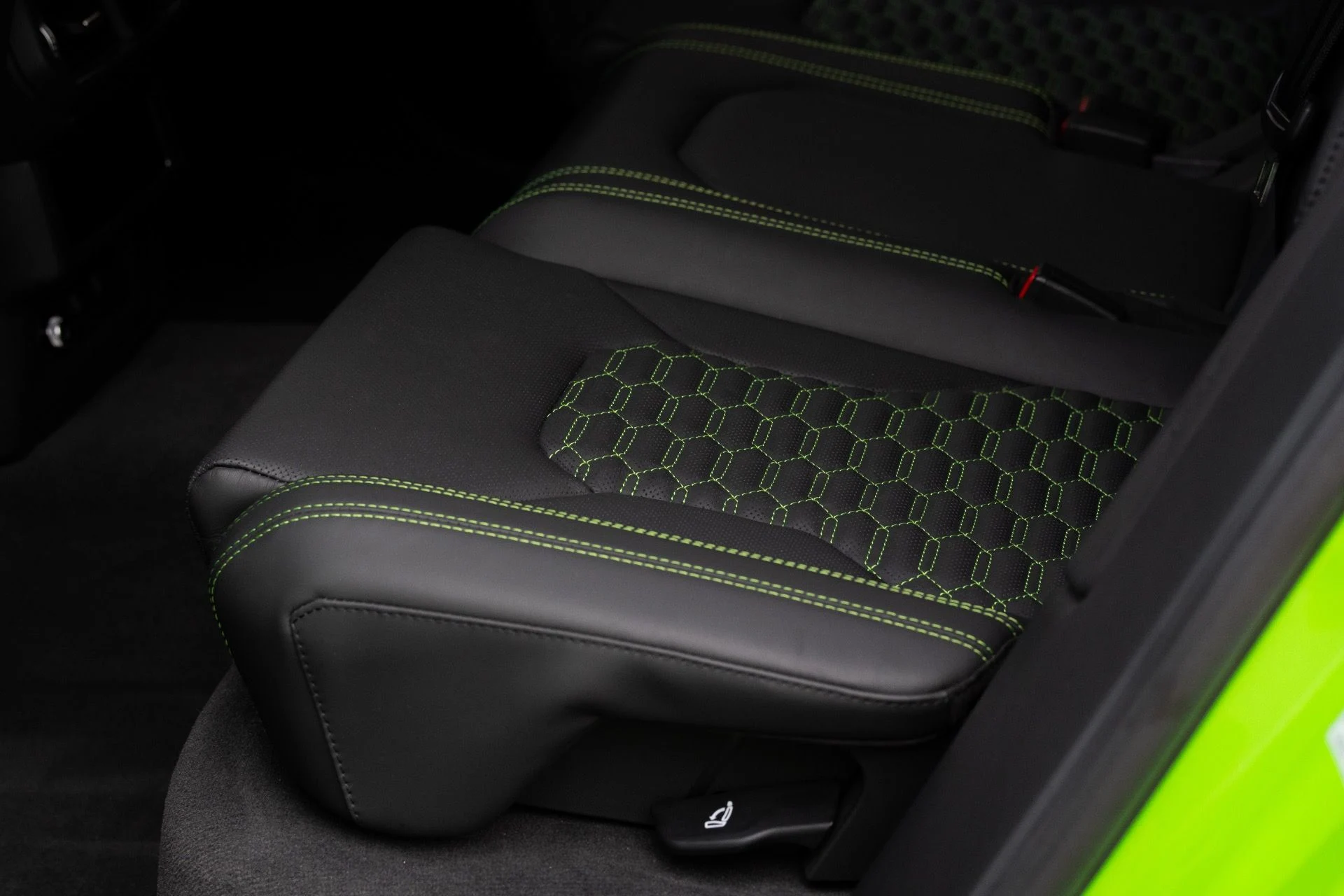 mph041_2886894075_Used_2023_Lamborghini_Urus_S_1758835388_574c2ec929