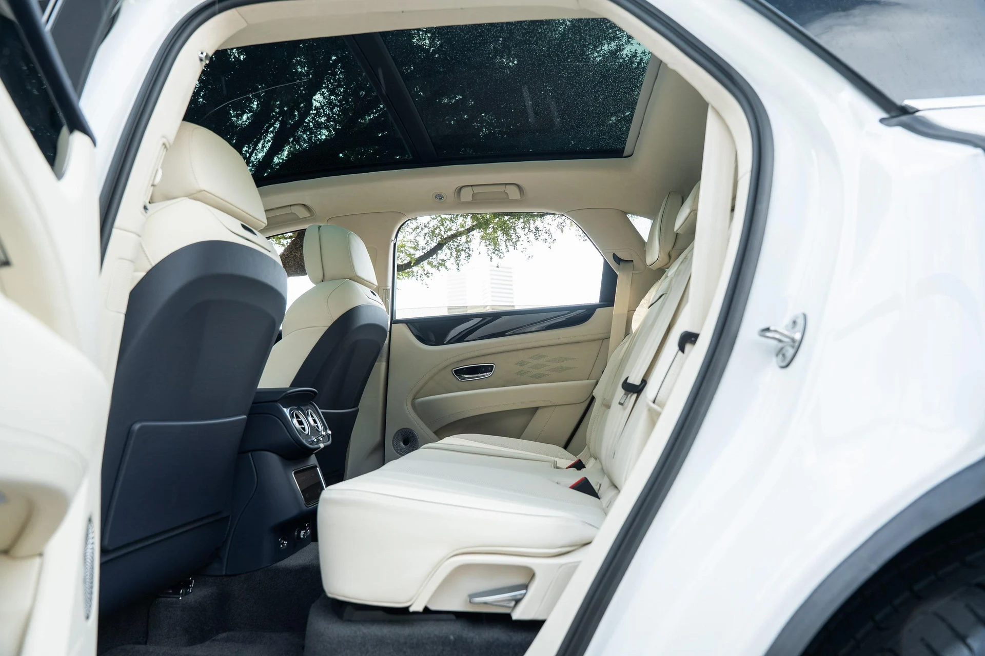 mph041_2892200997_442093803_689aca4fb01227cfeeaaeeb5_005beecc30