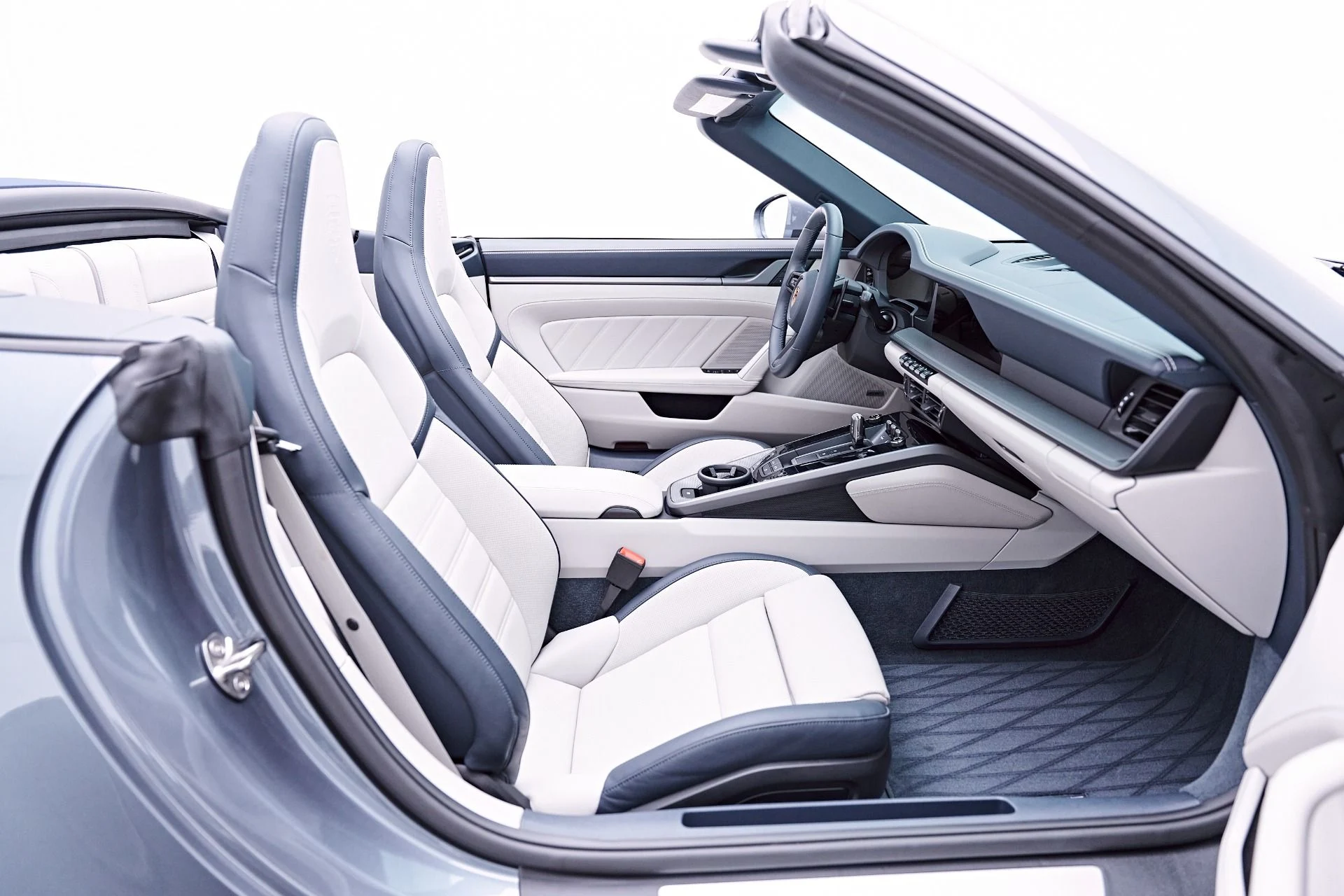 mph041_2895838247_Used_2025_Porsche_911_Carrera_1777504797_e1a0b9c978