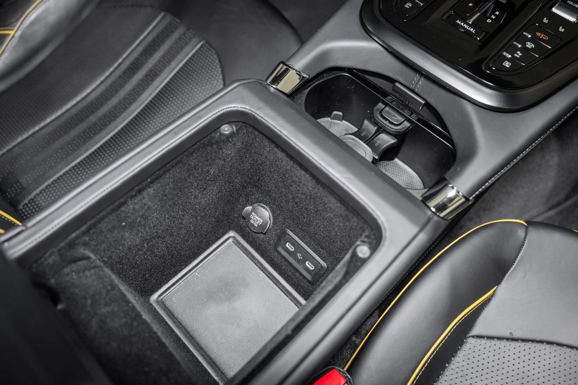 mph041_2902899333_Used_2025_Aston_Martin_DBX_707_1768581012_fbd5598fa2