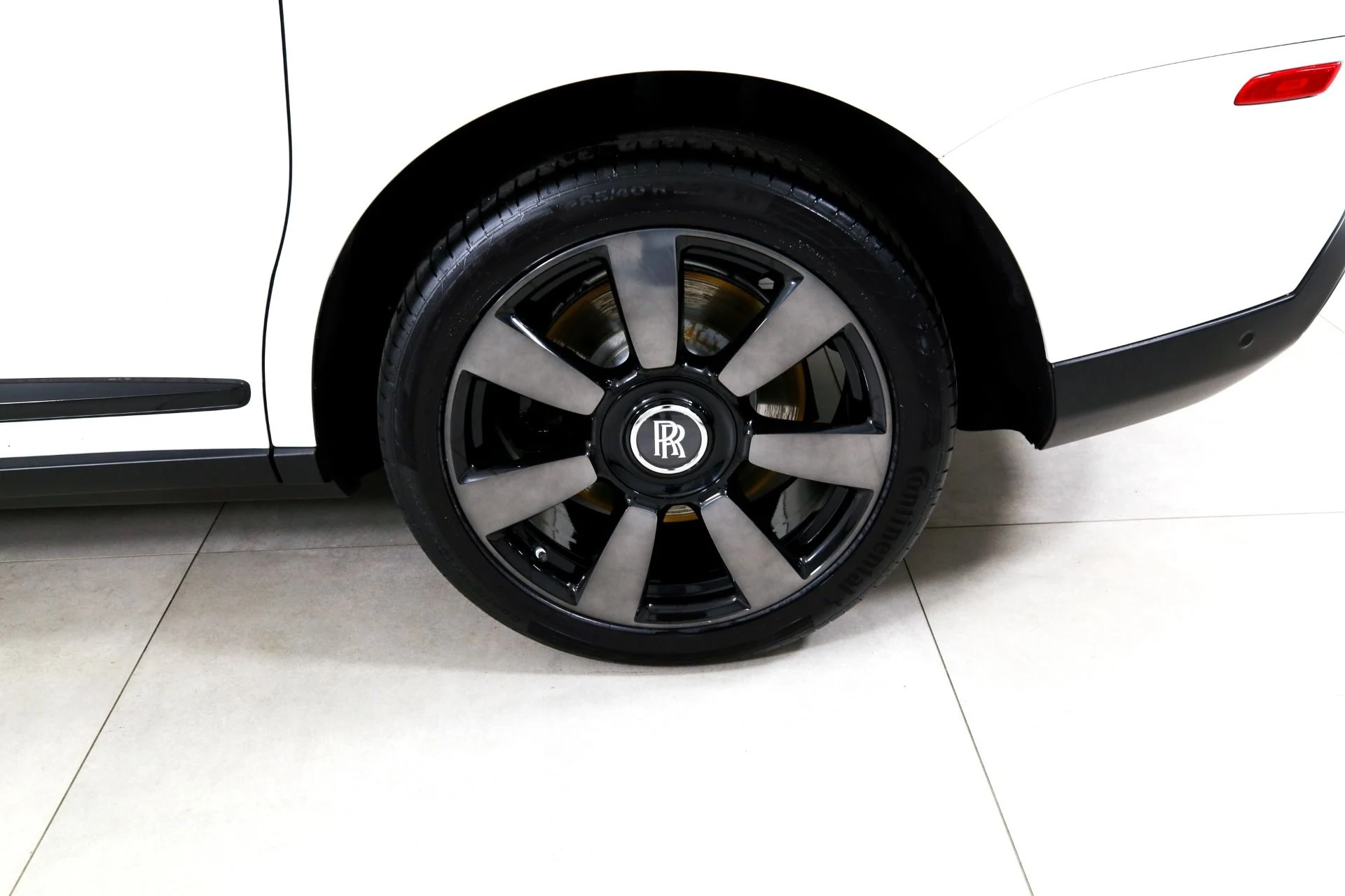 mph041_2905201320_Used_2022_Rolls_Royce_Cullinan_1773253709_8549e3ce87