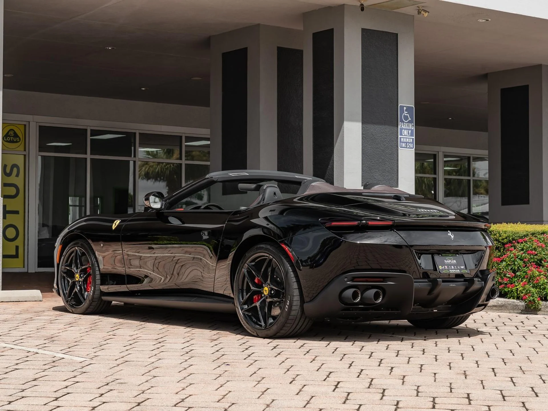 mph041_2912862549_Used_2025_Ferrari_Roma_Spider_1759774252_cc07f985b2