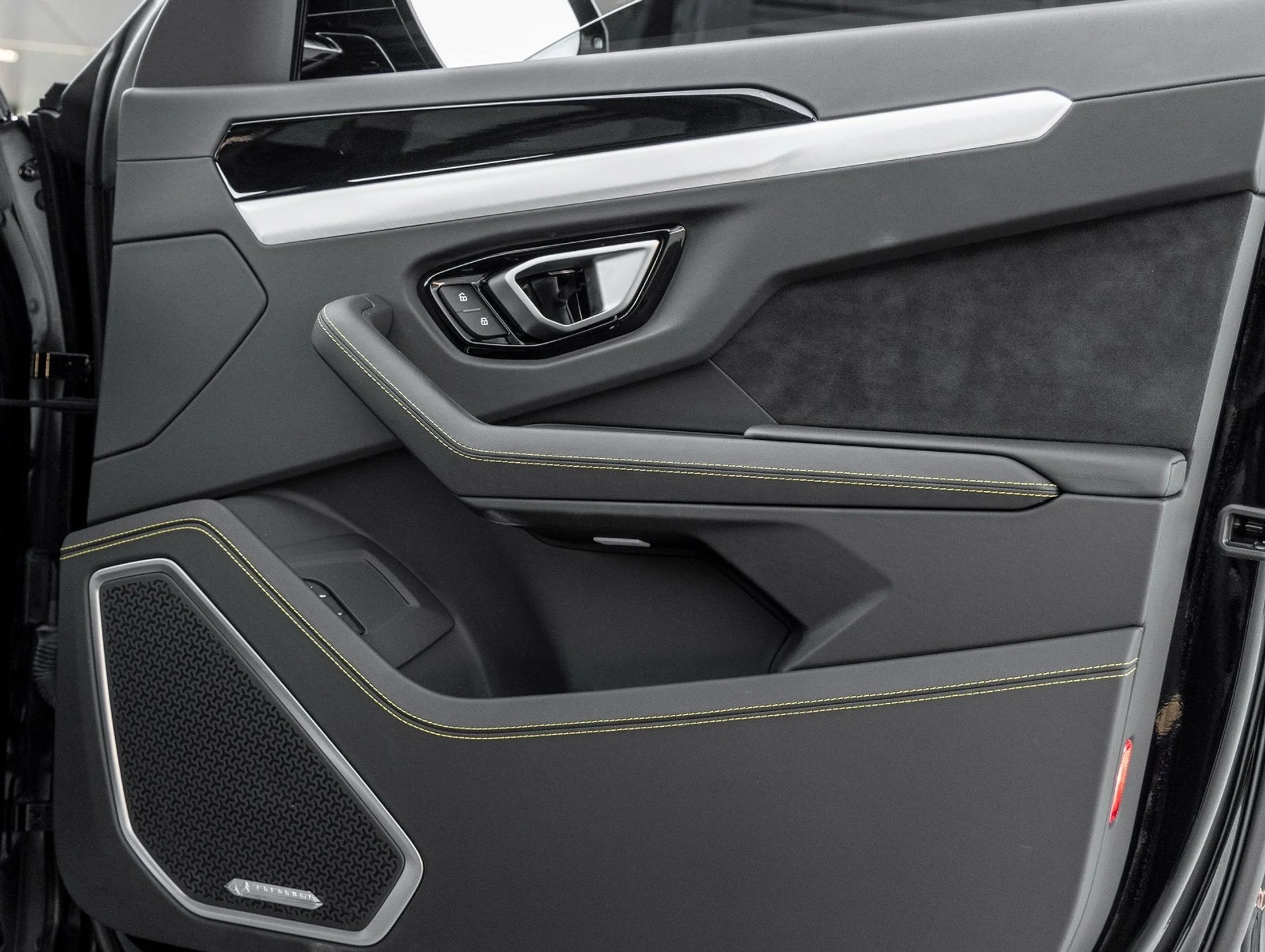 mph041_2936139154_42_defc3351cd