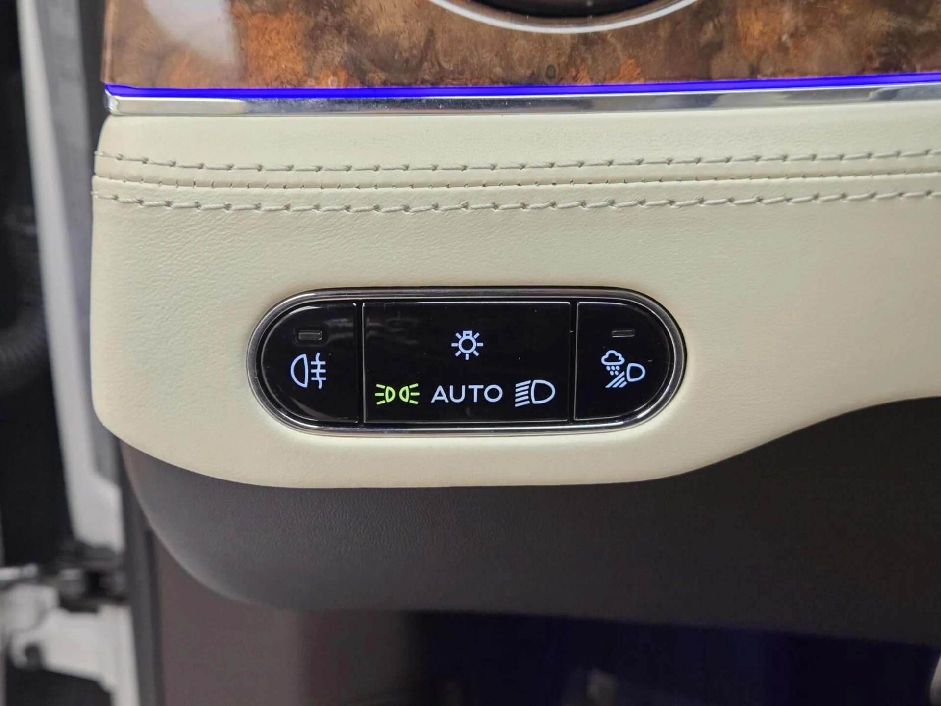 mph041_2937709429_Used_2022_Bentley_Continental_GT_V8_1763539494_557564e9b0