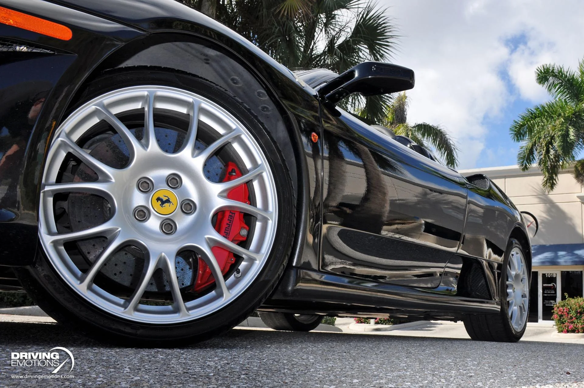 mph041_295025931_885_p42_l_03cfe477f3