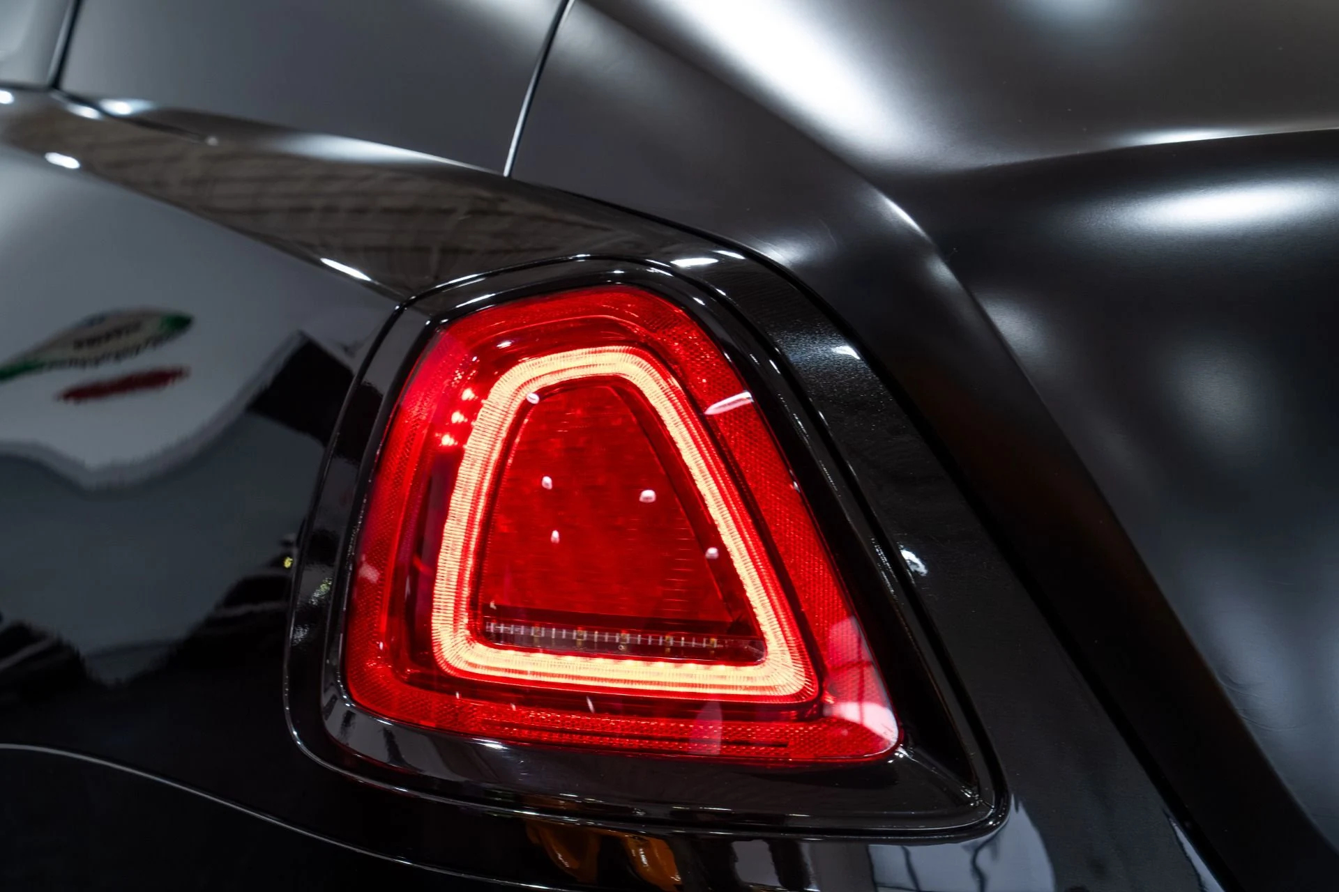 mph041_2959311948_Used_2014_Rolls_Royce_Wraith_360000_MSRP_Starlight_Headliner_24_Wheels_1765745608_b2b73157c6