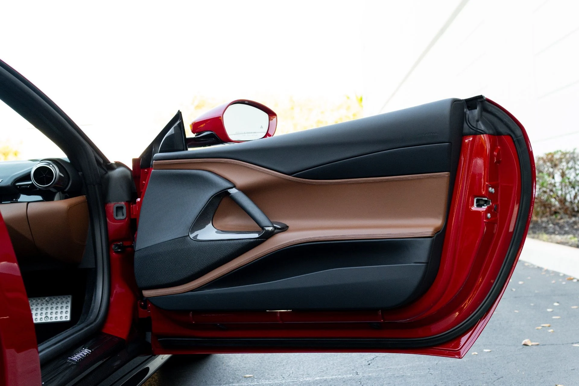 mph041_2968542178_Used_2023_Ferrari_812_GTS_1767886631_a4901a8ff1