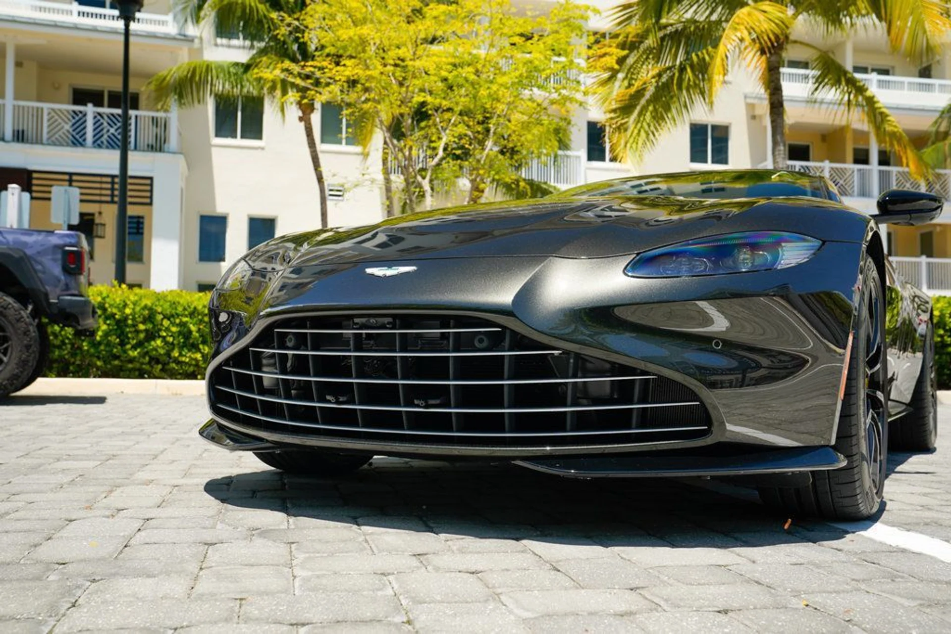 mph041_2968728878_used_2021_aston_martin_vantage_coupemanual_14354_22900621_42_1024_a93fd332f5