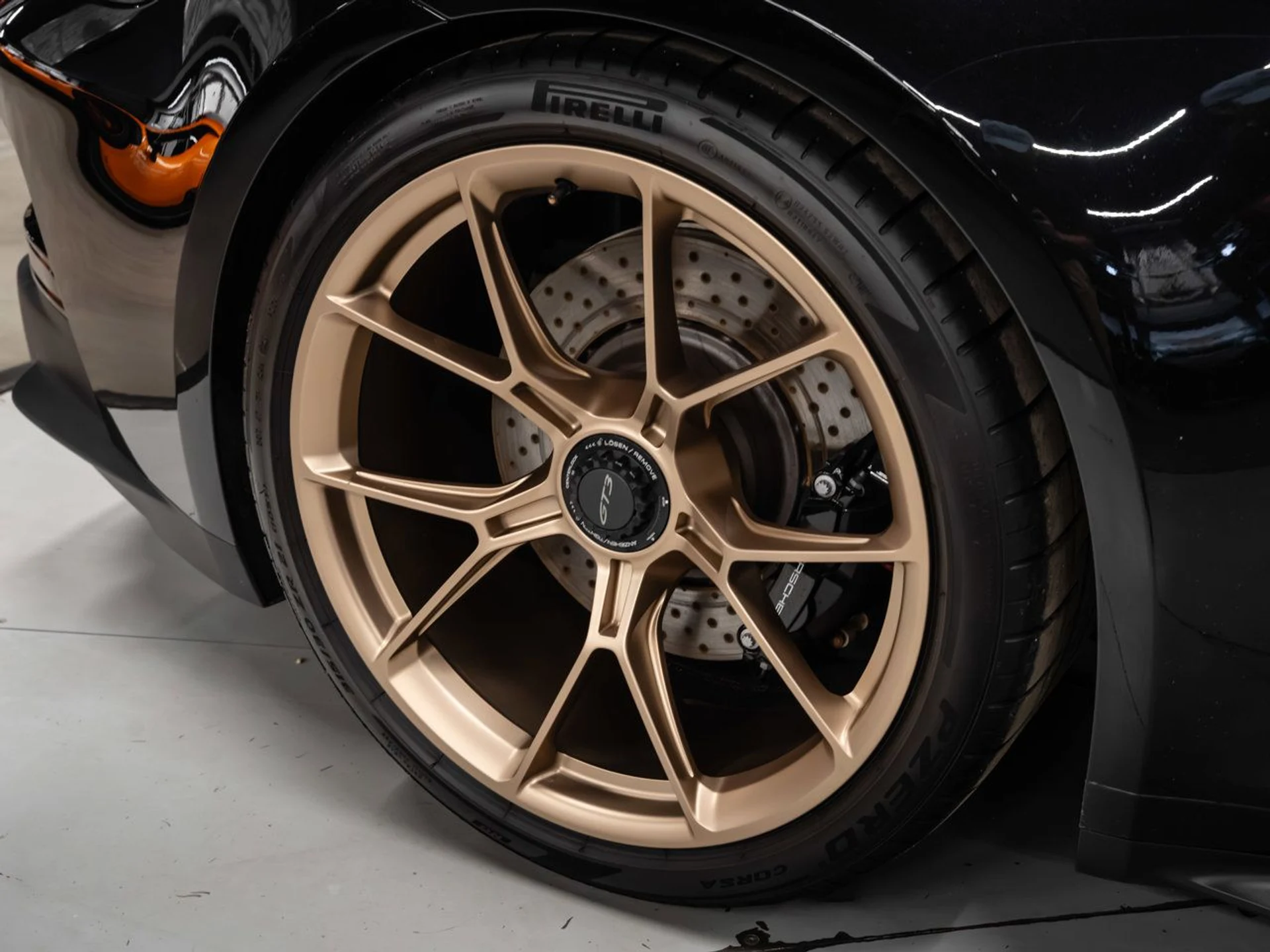 mph041_2970776987_porsche_911_2022_e640d7fe79