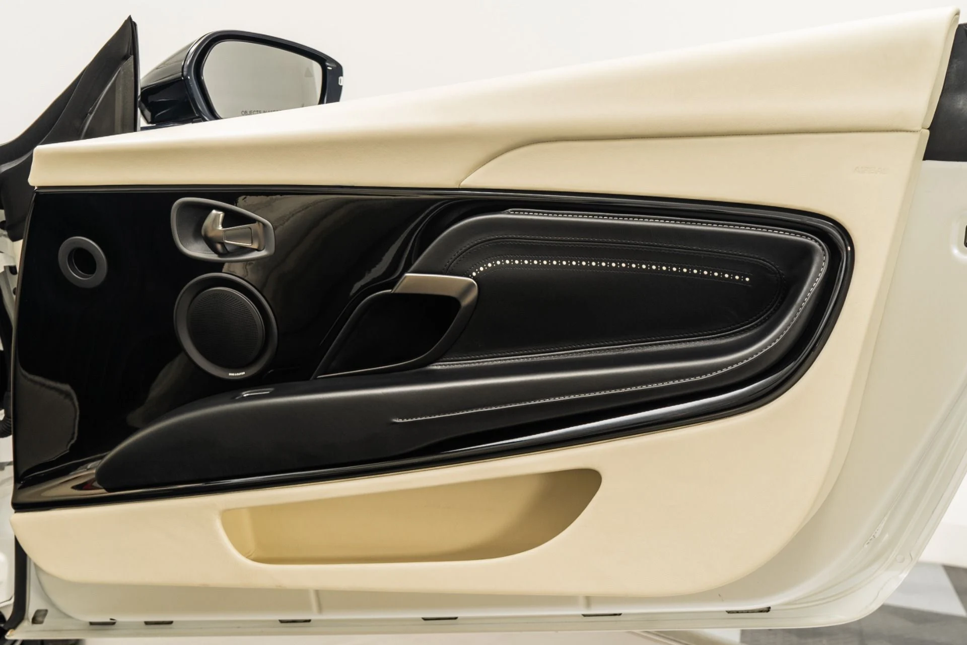 mph041_2971080938_Used_2019_Aston_Martin_DB_11_Volante_1760477407_d9b9e80c97
