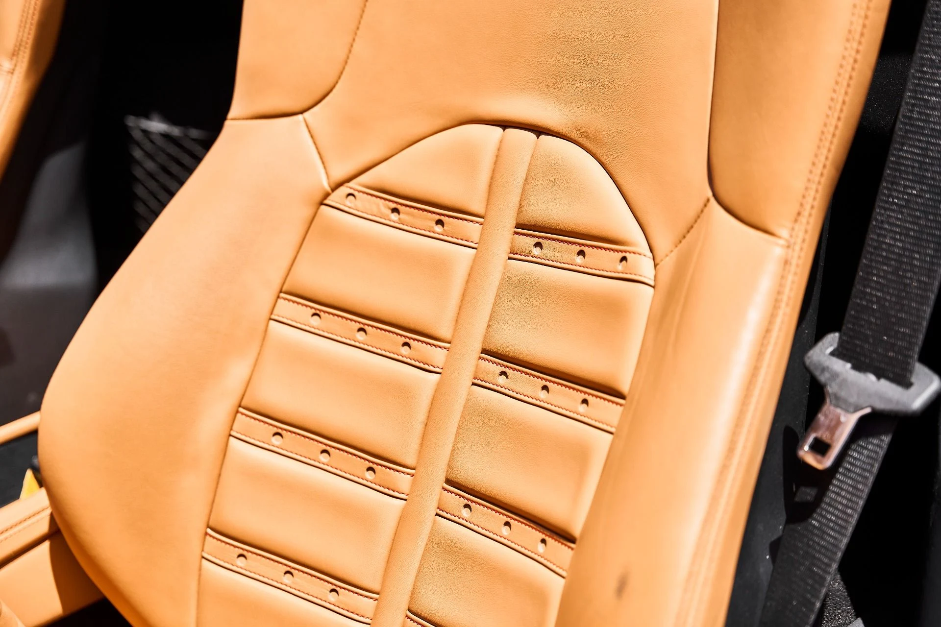 mph041_2989307800_Used_2021_Ferrari_F8_Spider_Base_1780443713_6a5d26b035