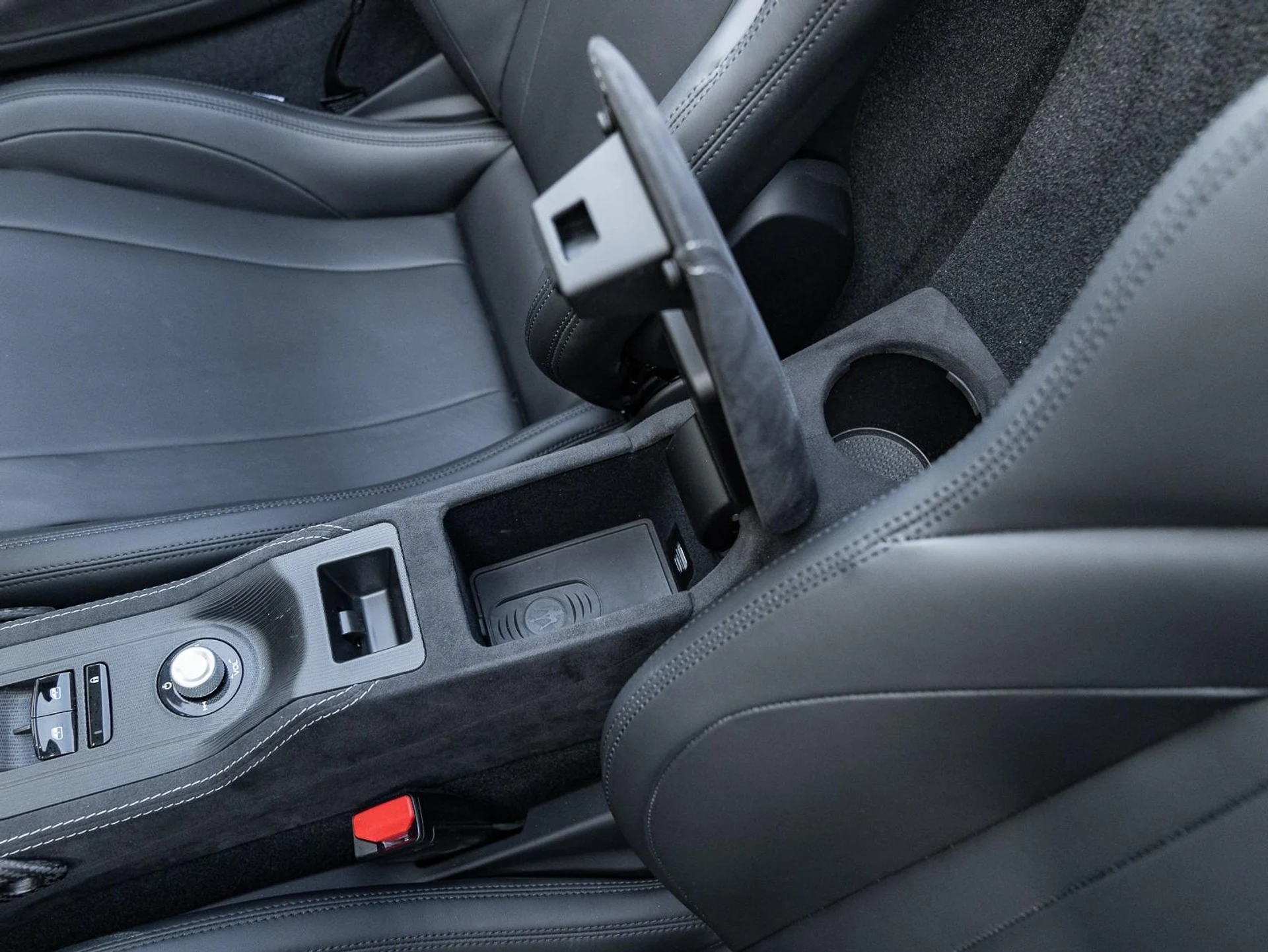 mph041_2994848715_Used_2023_Maserati_MC_20_Cielo_1753203995_9d2e6fc3e0