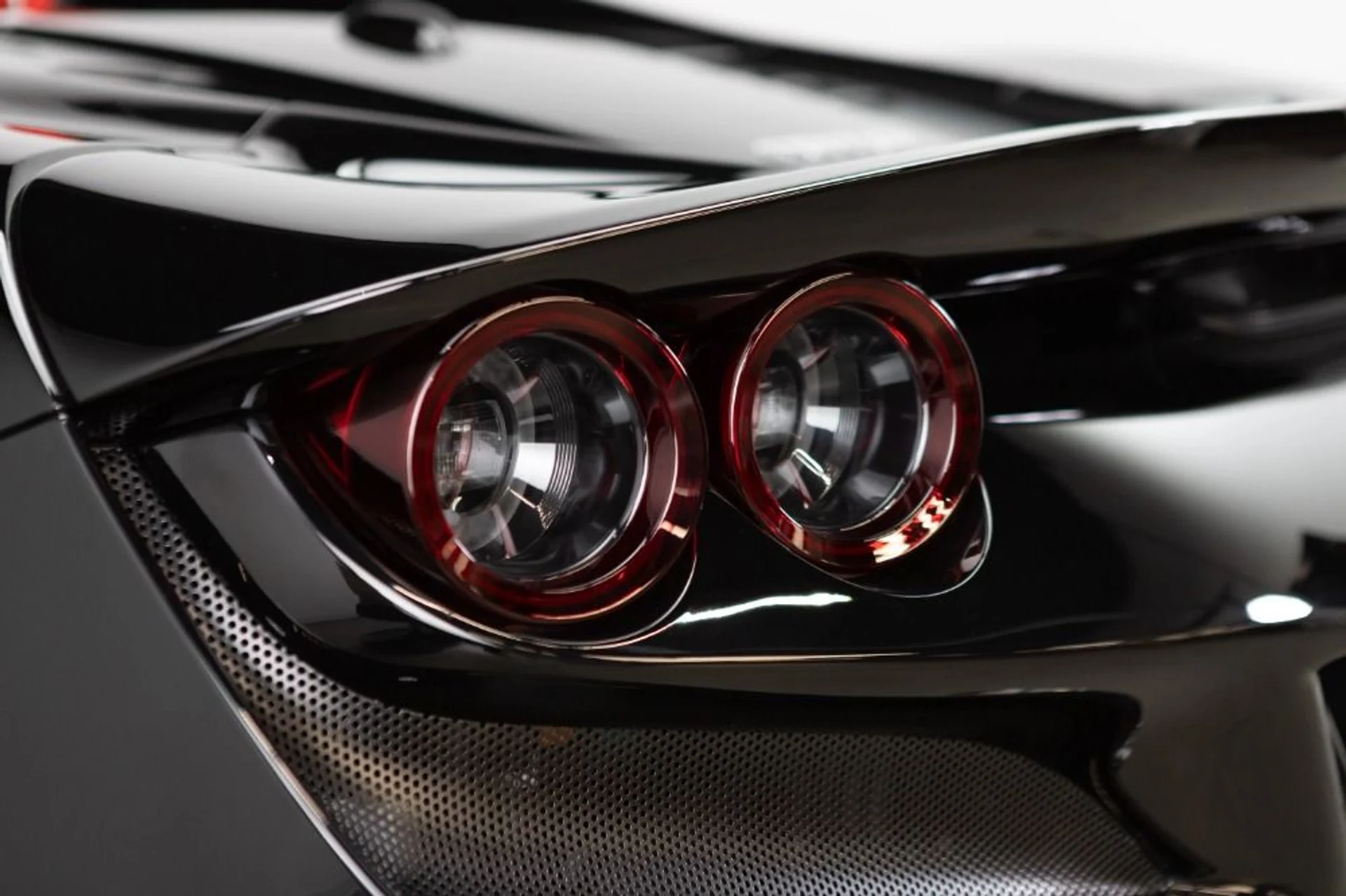 mph041_3006210871_Used_2021_Ferrari_F8_Spider_c9bae8b2ff